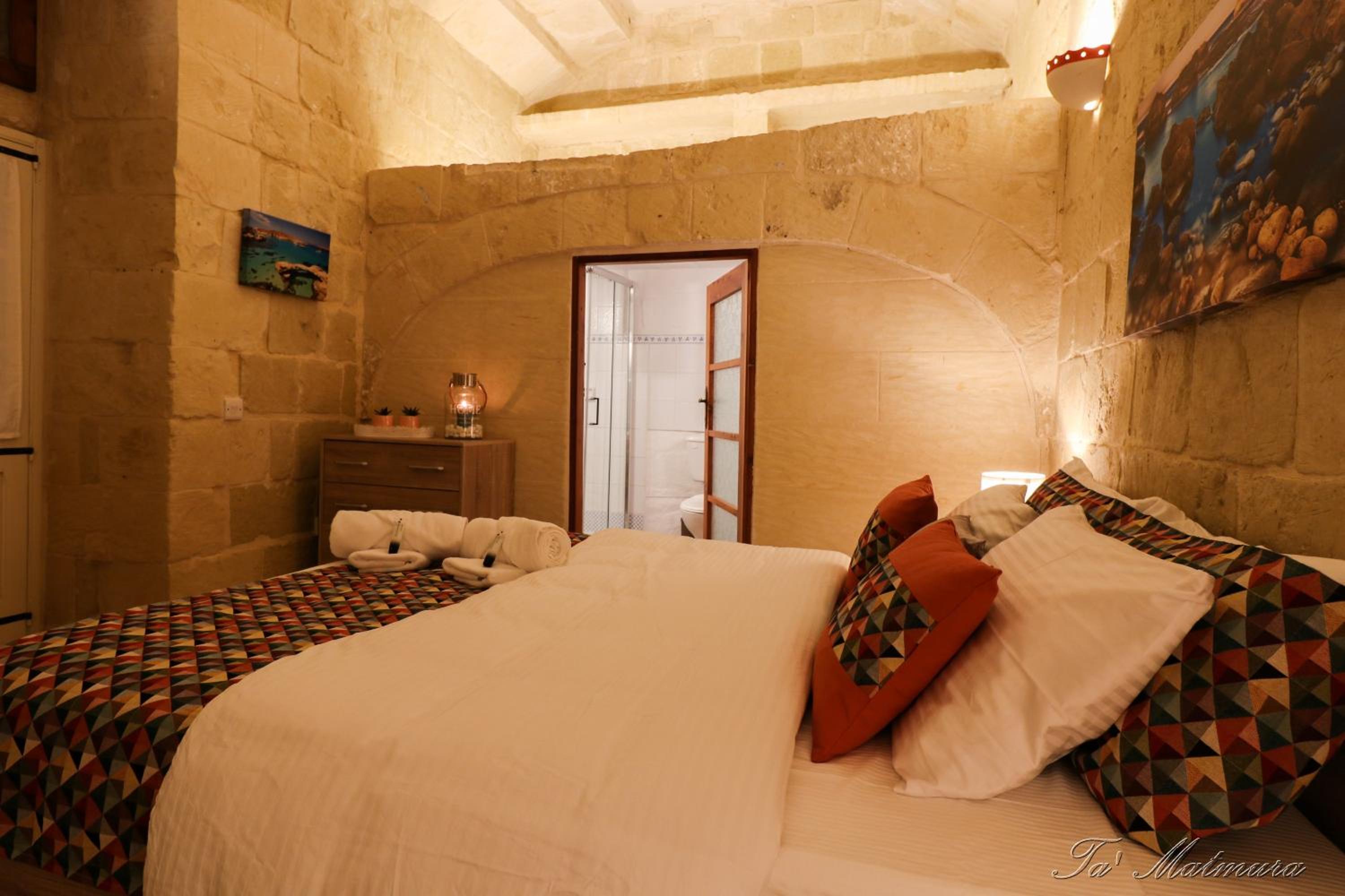 Deluxe Double Room - Photo 12