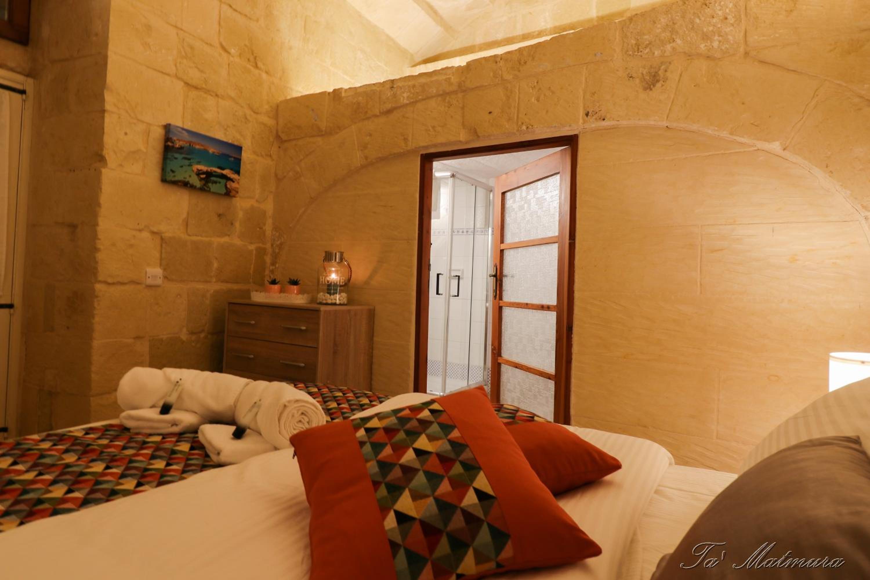 Deluxe Double Room - Photo 14
