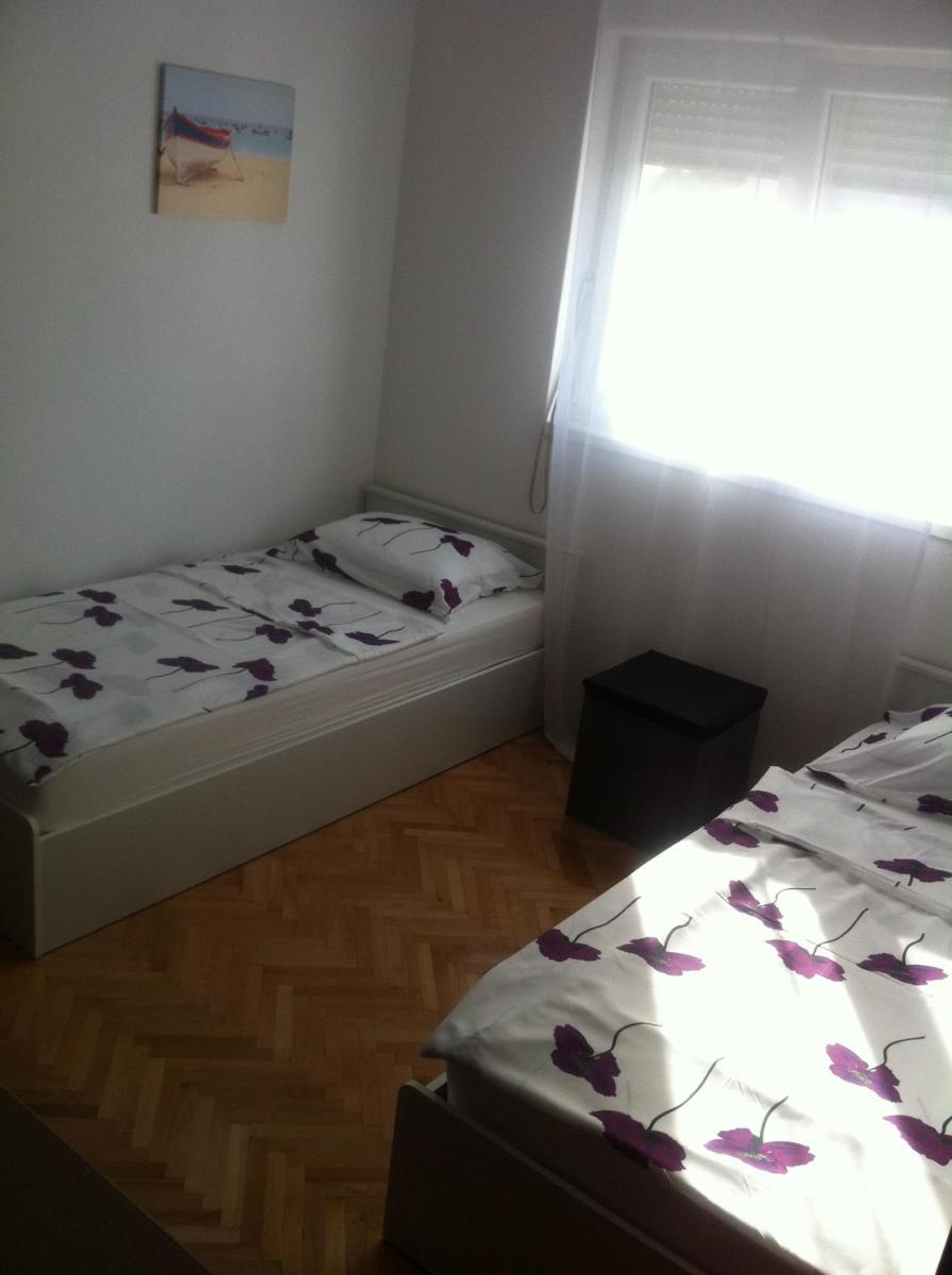 Two-Bedroom Apartment - Photo 2