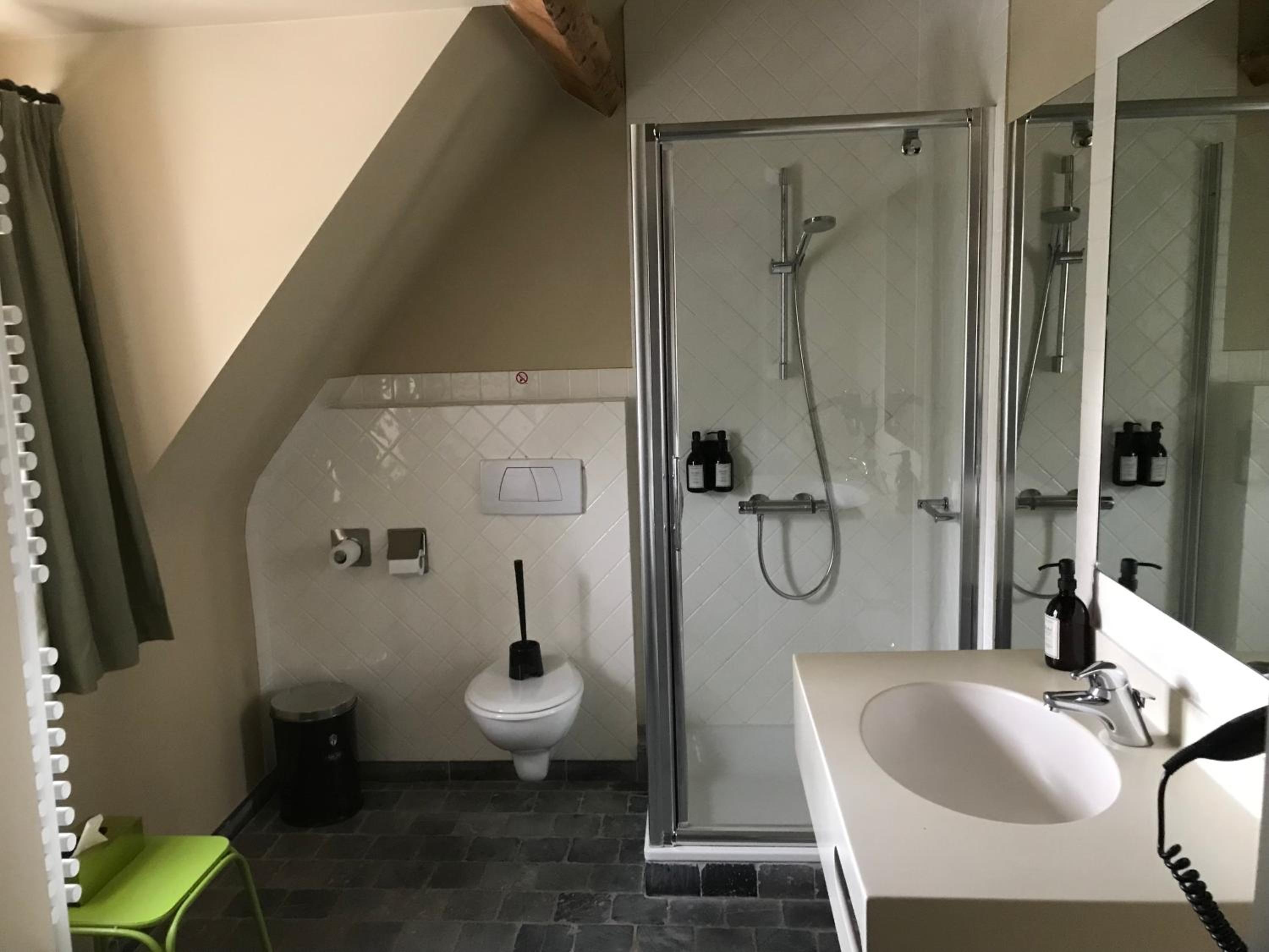 Double Room with Private Bathroom - Photo 2