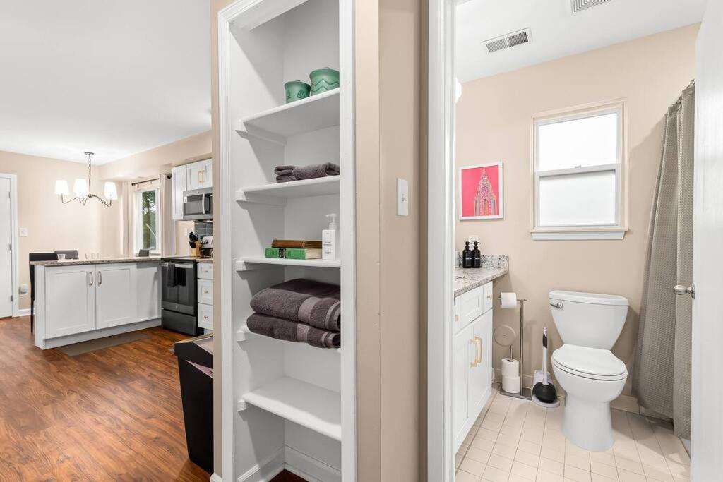 One-Bedroom Apartment photo 2