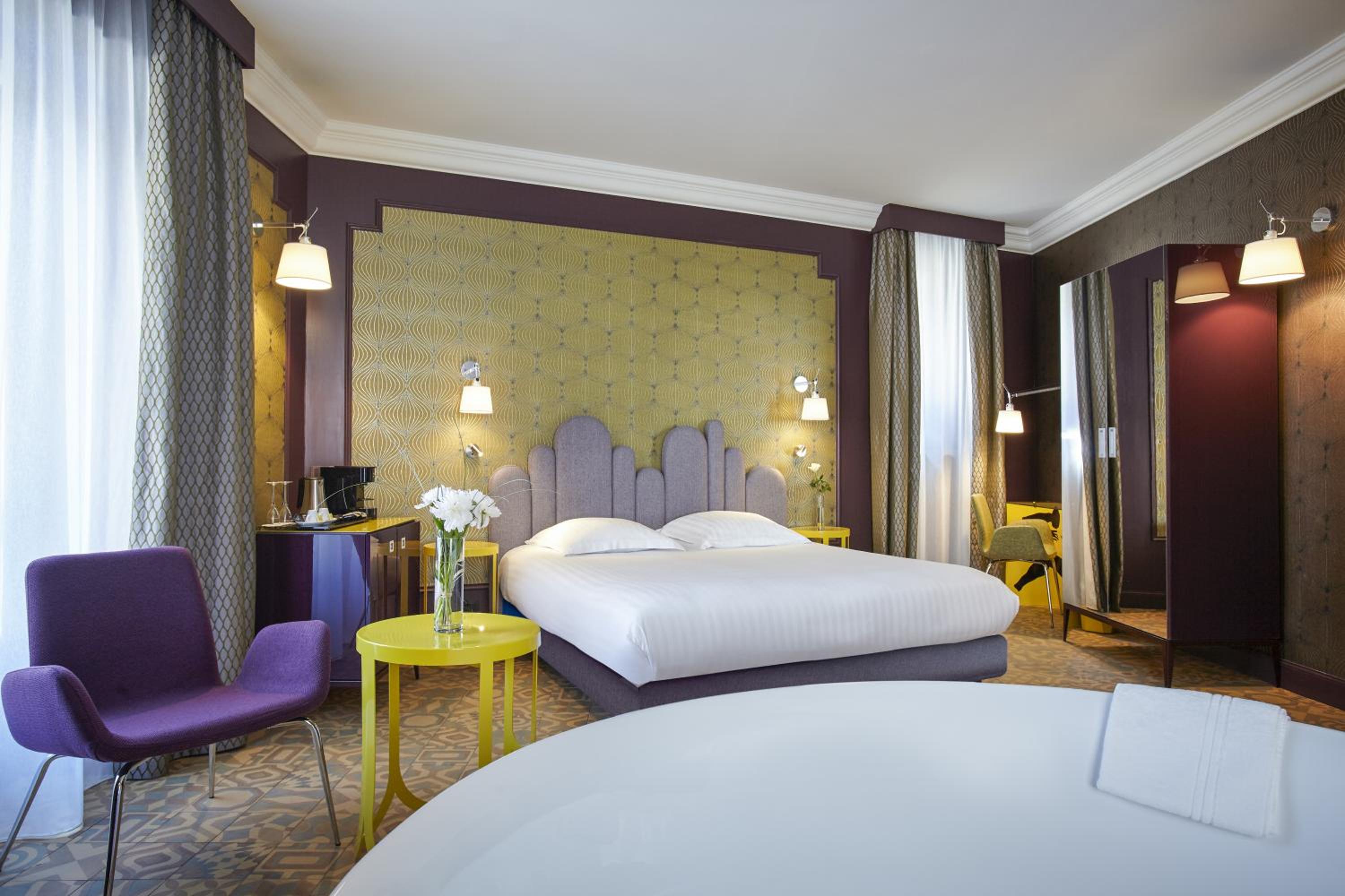 Deluxe Room with Comedie Square View