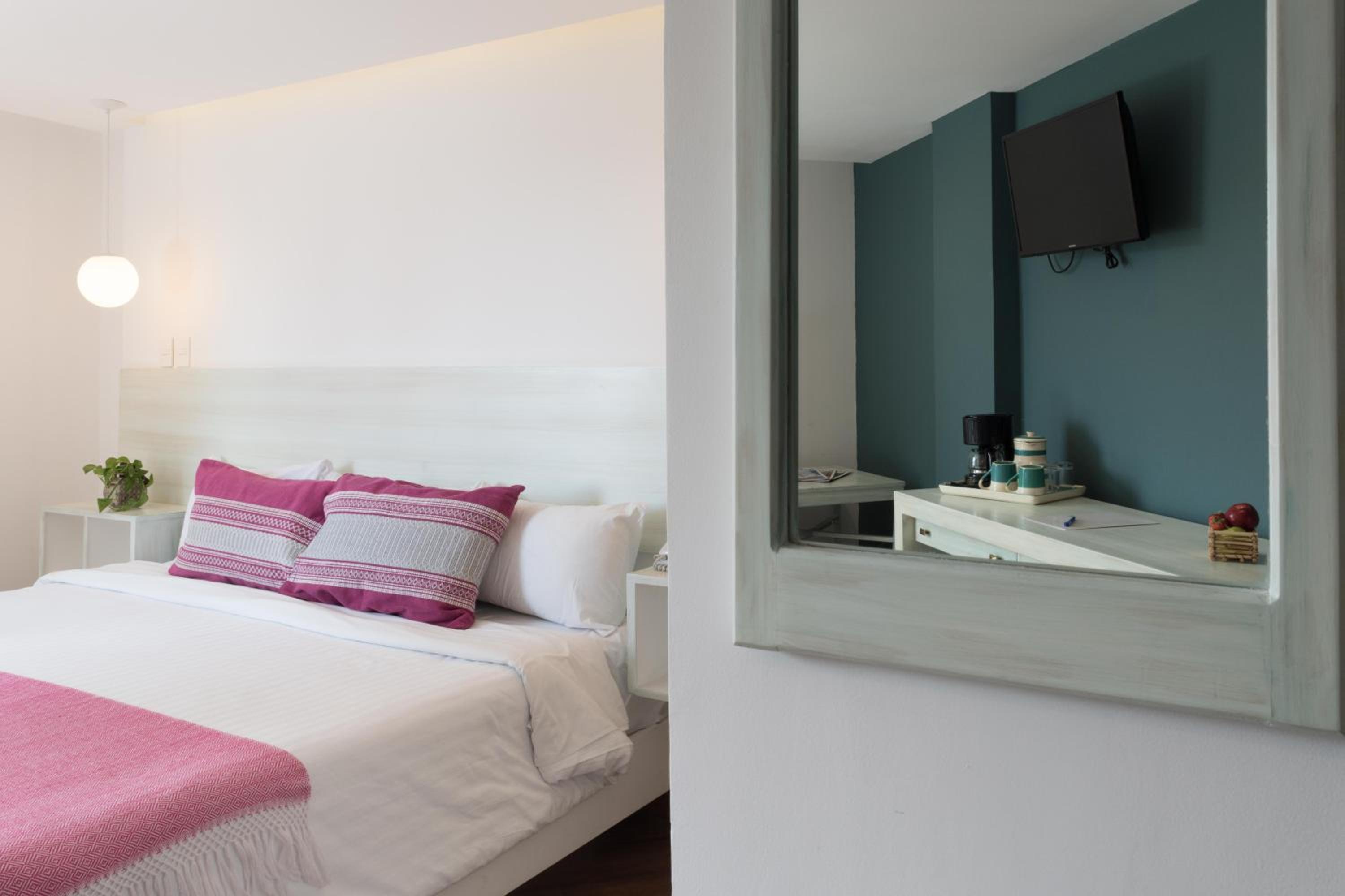 Deluxe King Room photo 3