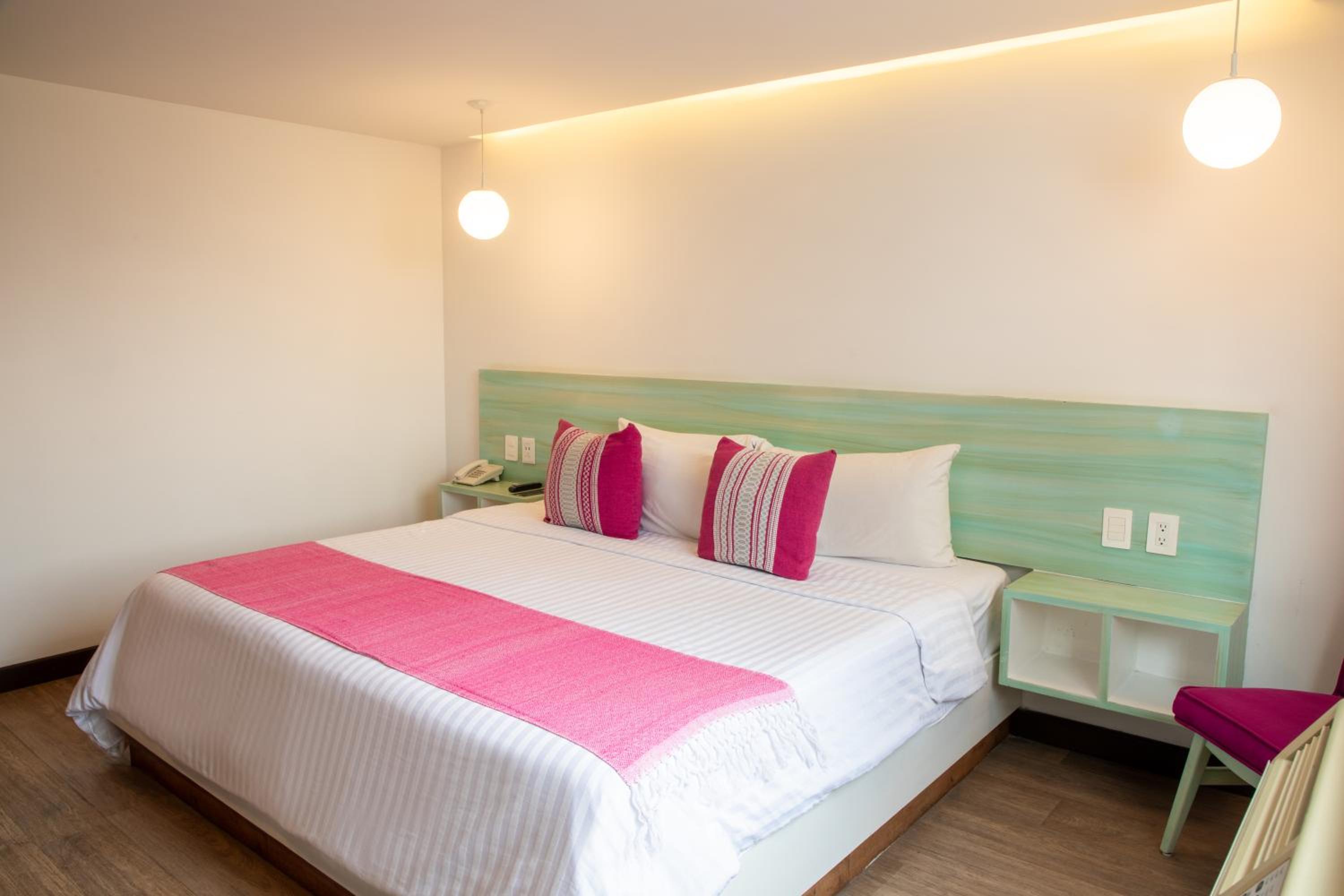 Deluxe King Room photo 1