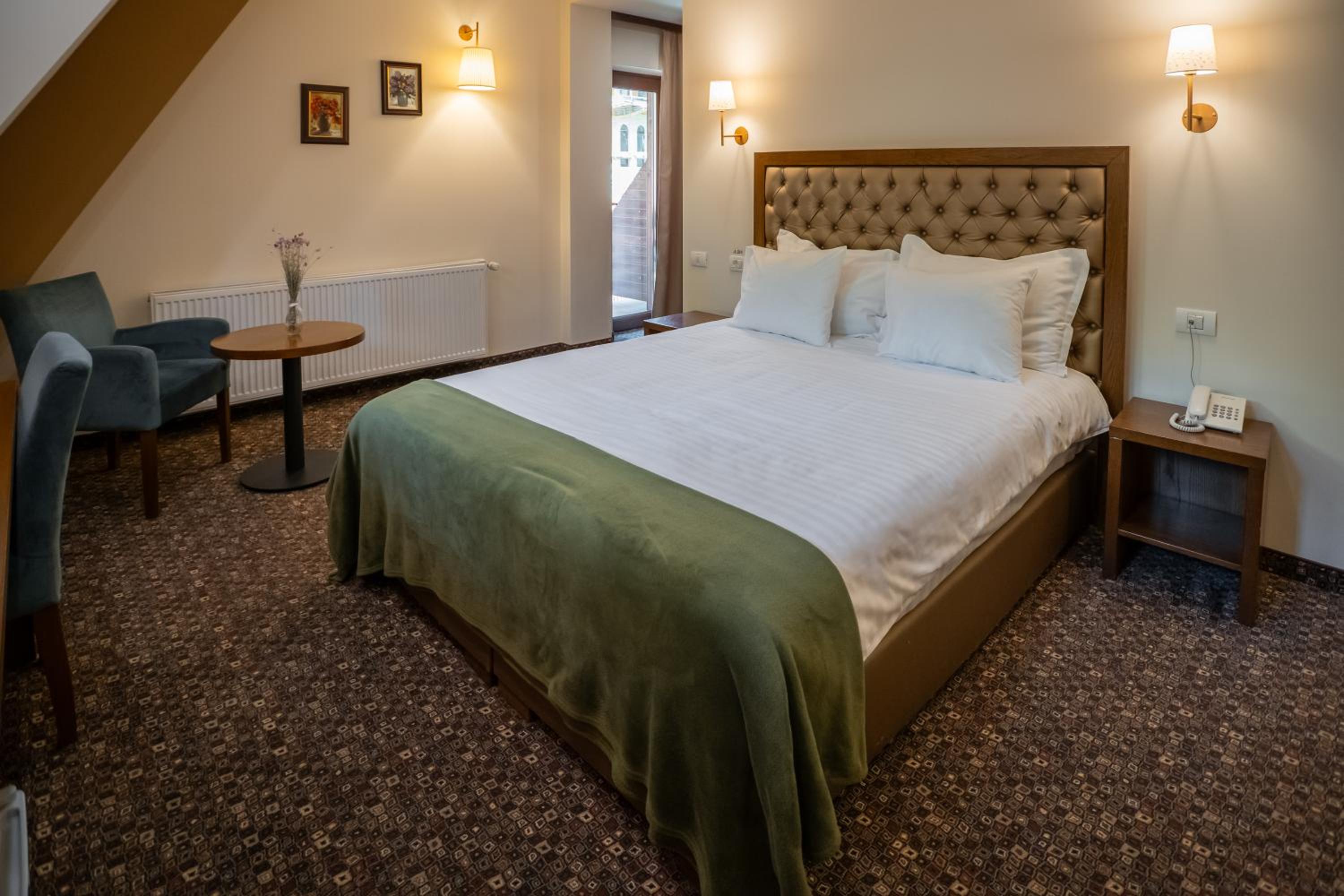 Standard Double Room - Photo 1
