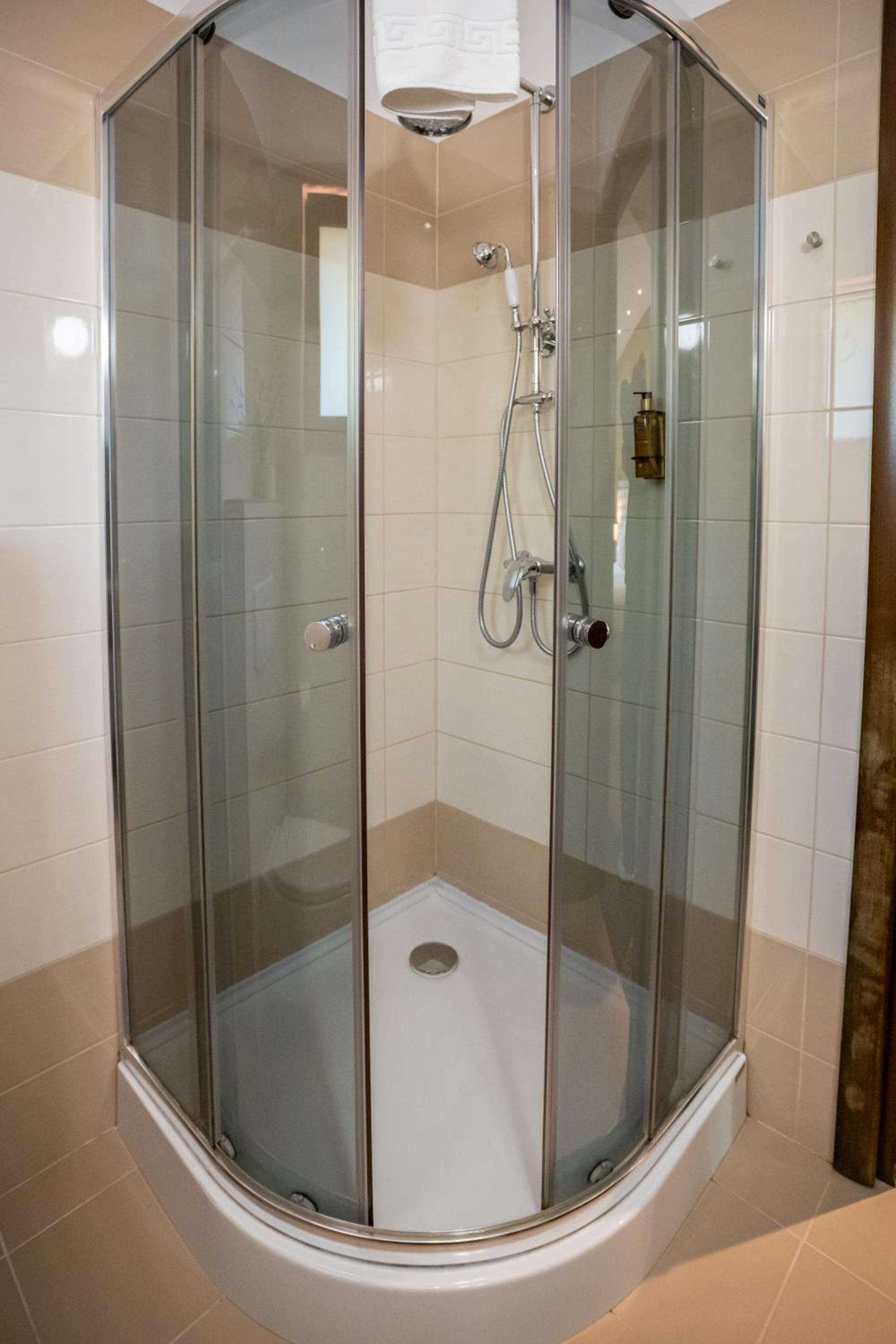 Premium Double or Twin Room - Photo 3