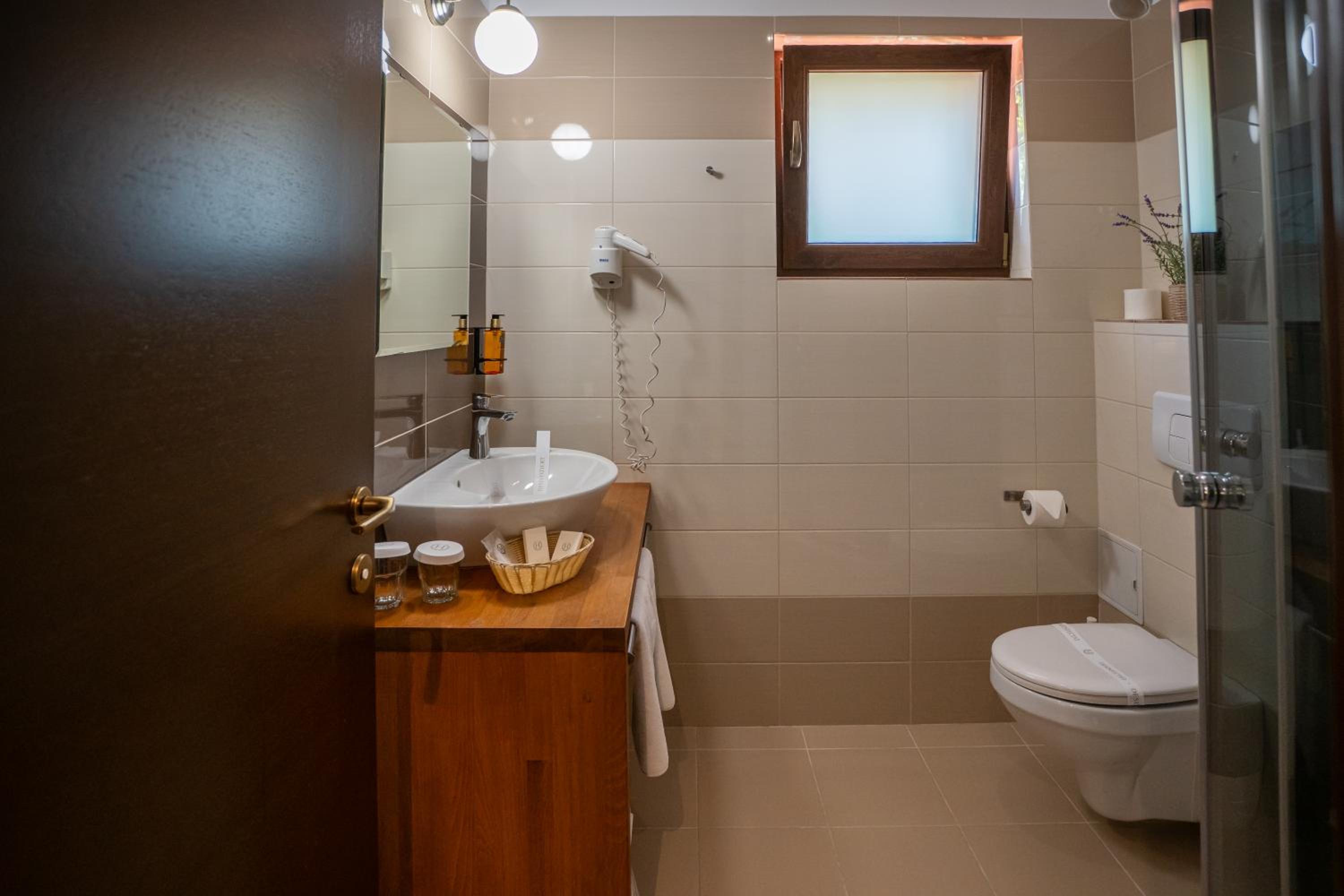Premium Double or Twin Room - Photo 2