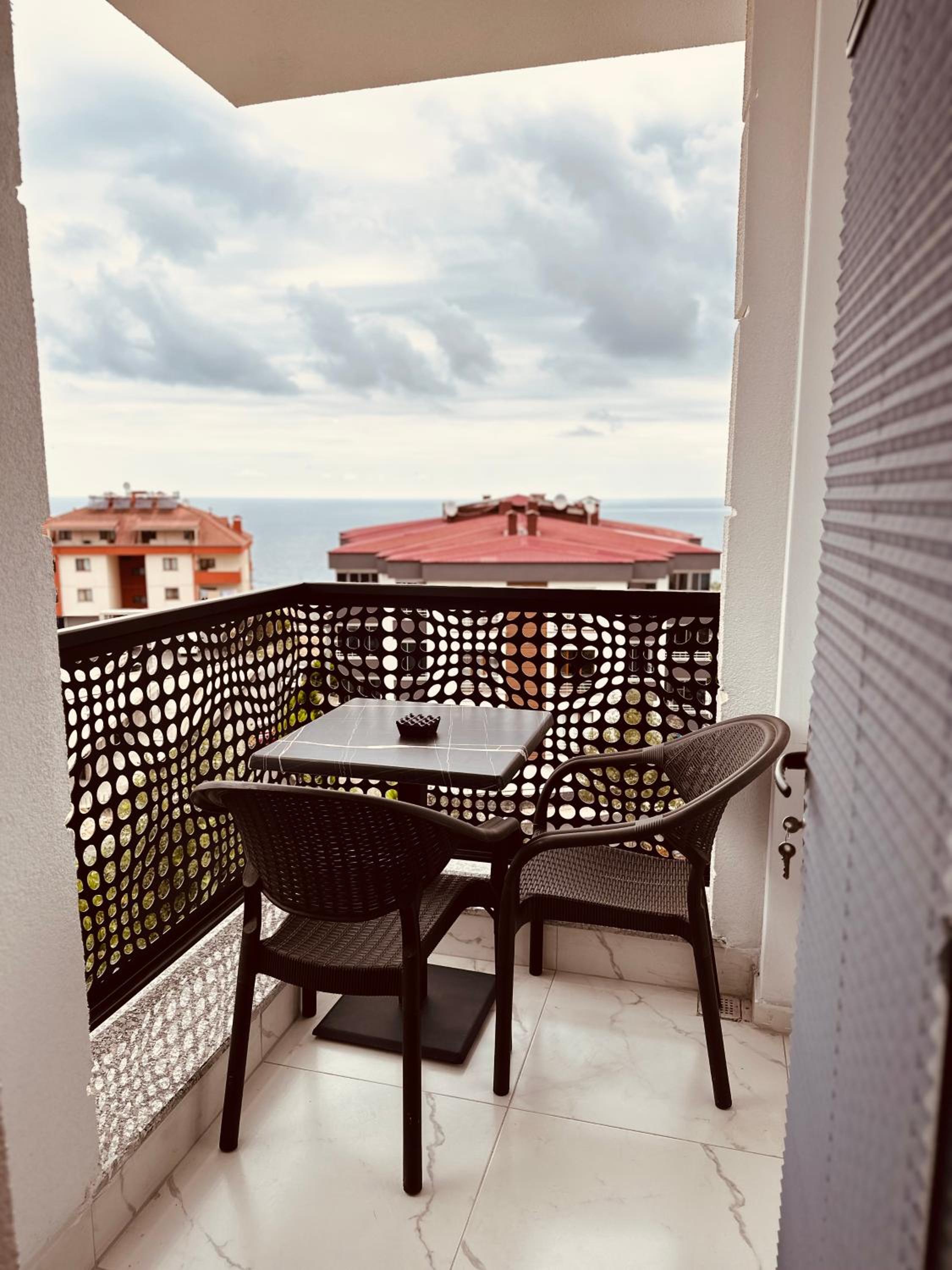Apartment with Balcony photo 2