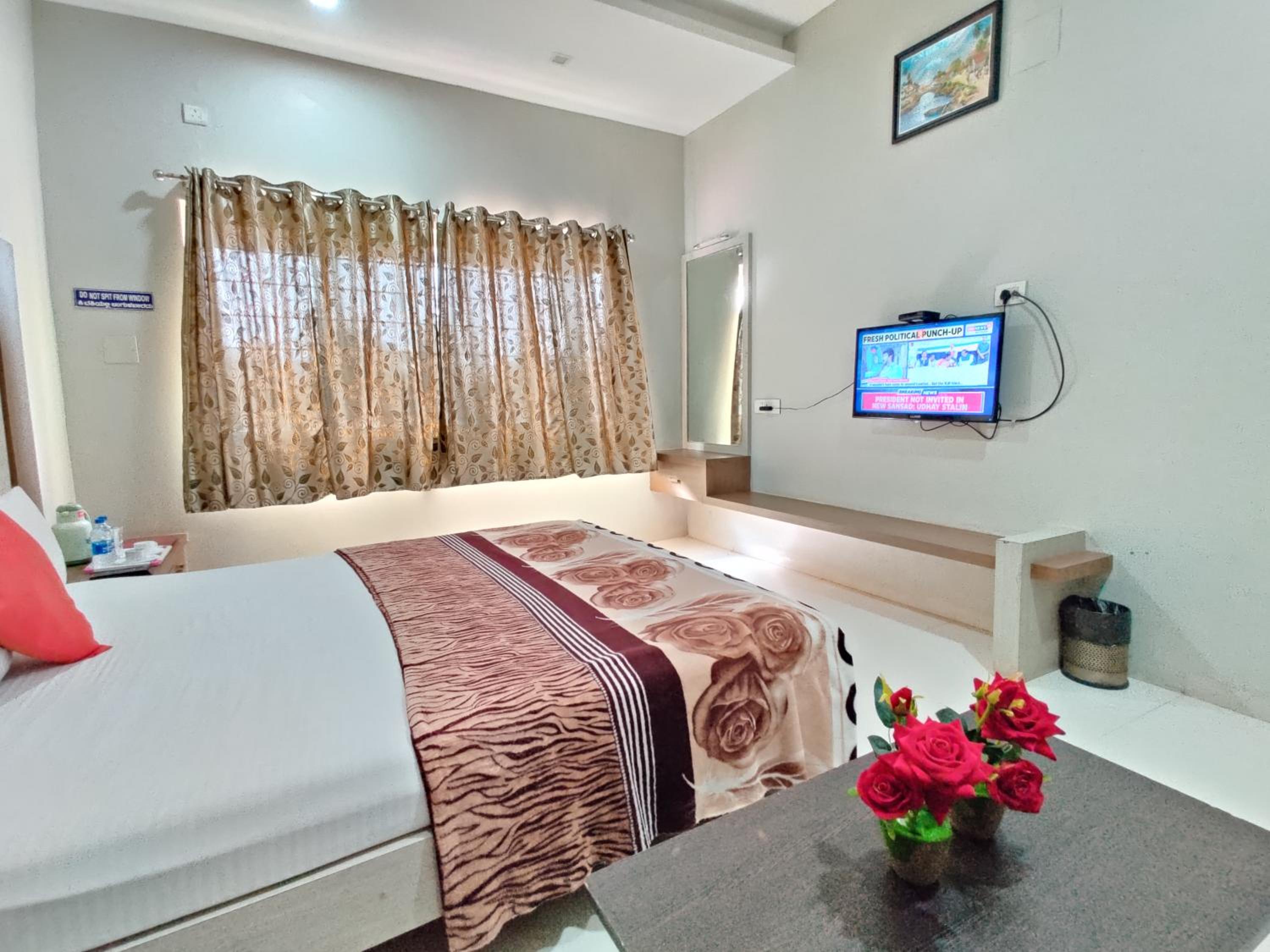 Budget Double Room - Photo 4