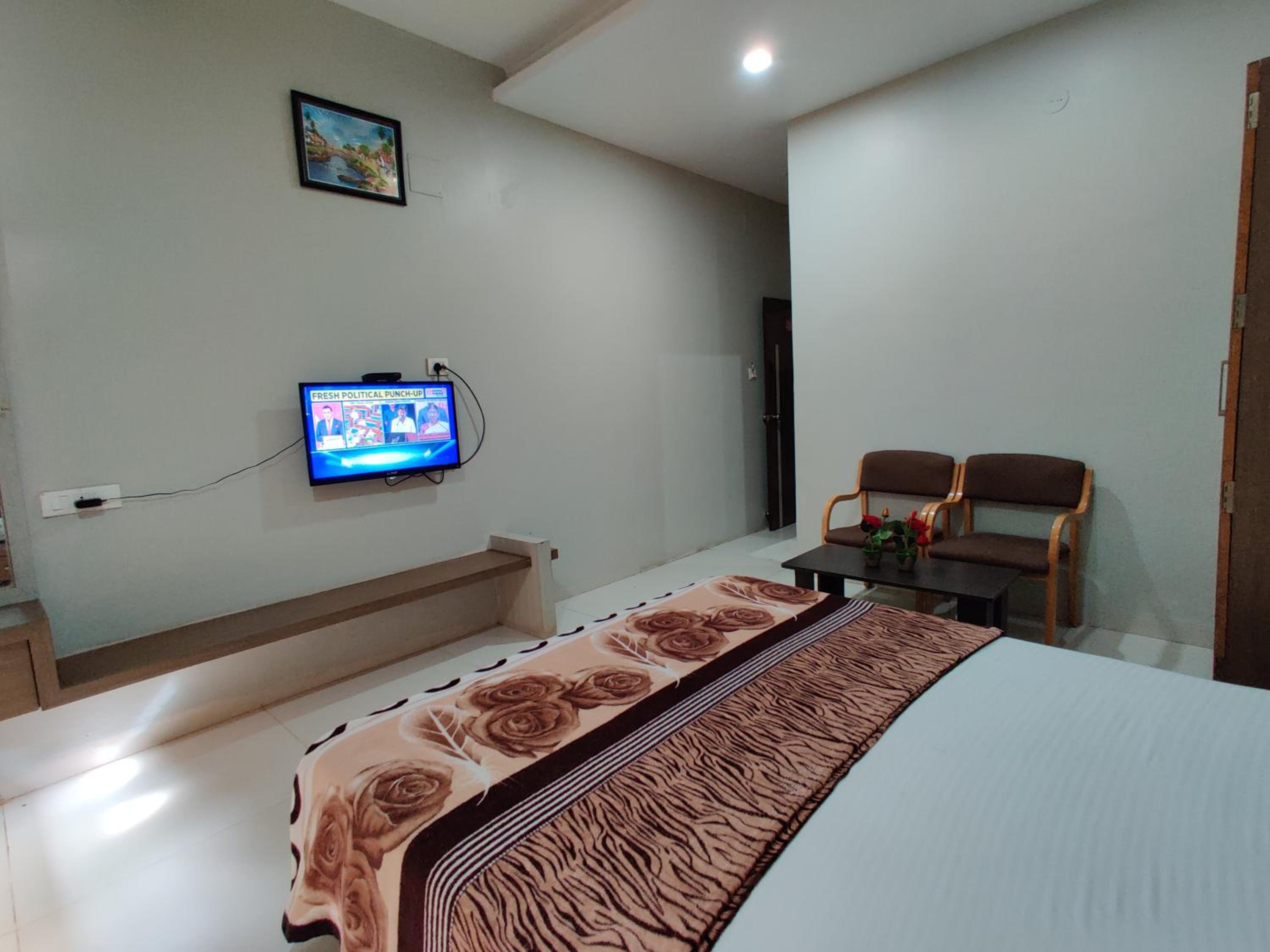Budget Double Room - Photo 3