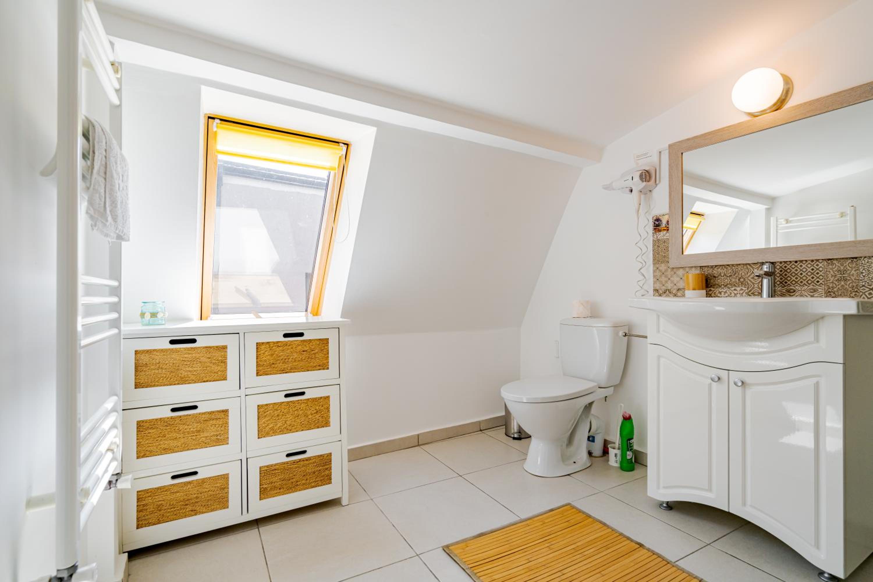 Three-Bedroom Apartment - Photo 10