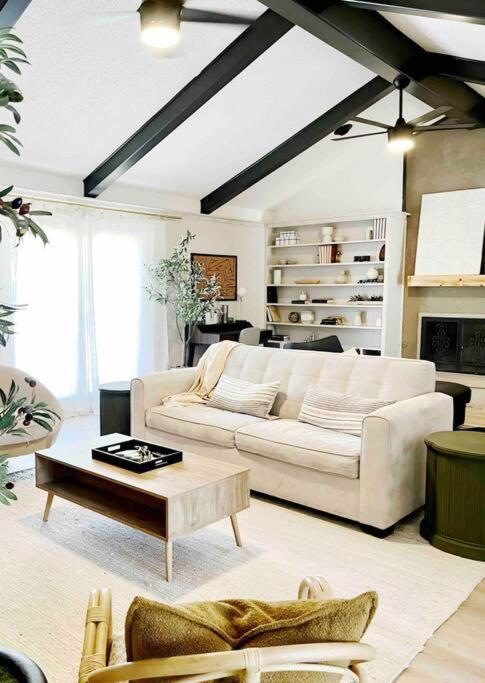 Three-Bedroom House photo 1