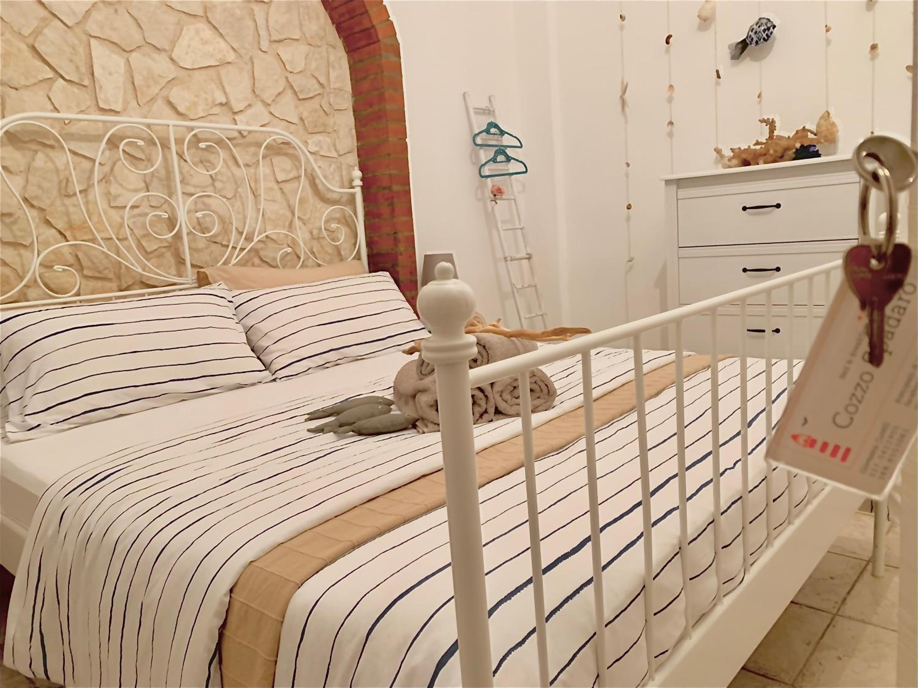 Double Room with Private Bathroom - Photo 1