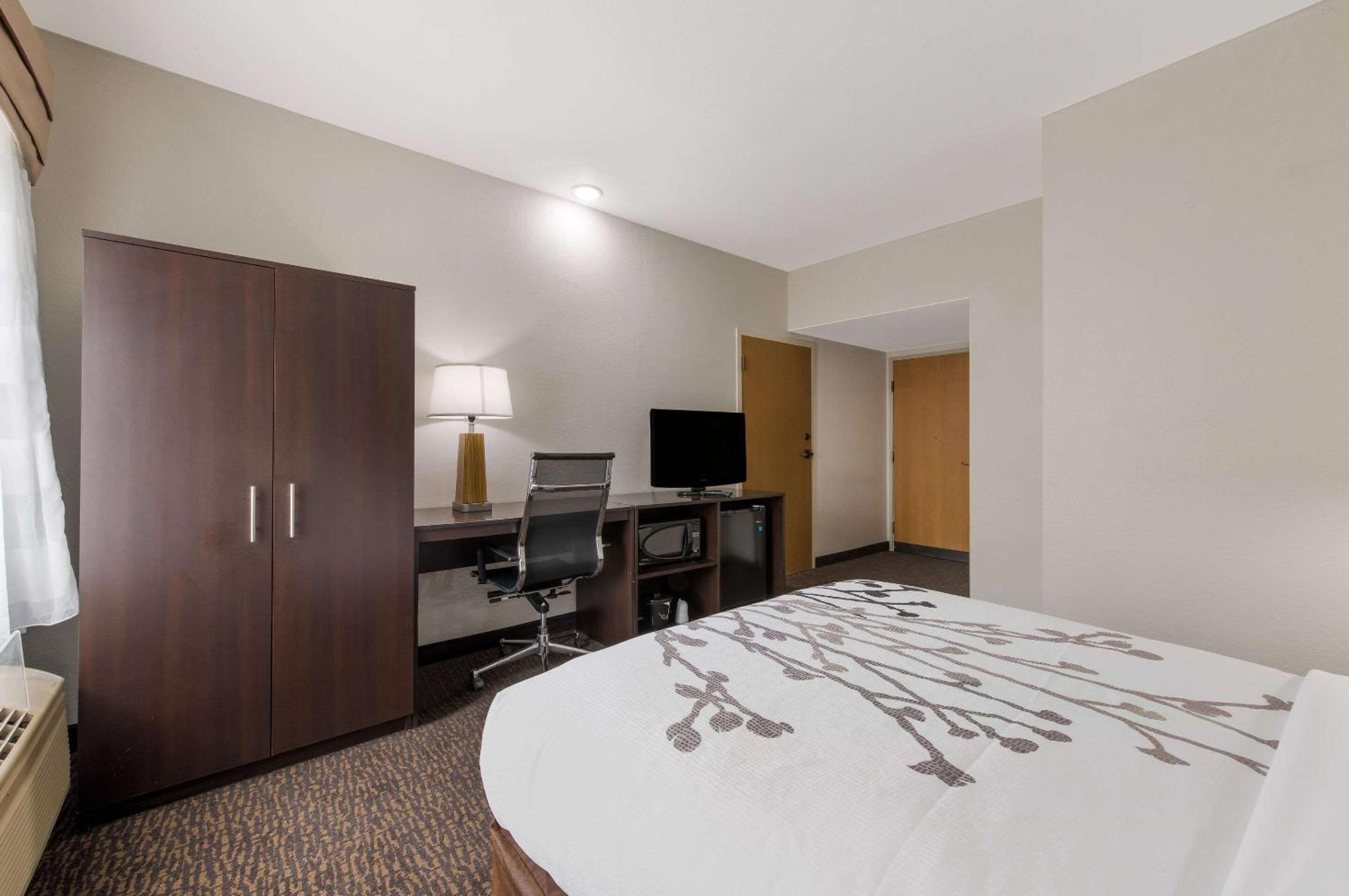 Double Room - Non-Smoking - Disability Access - Photo 7