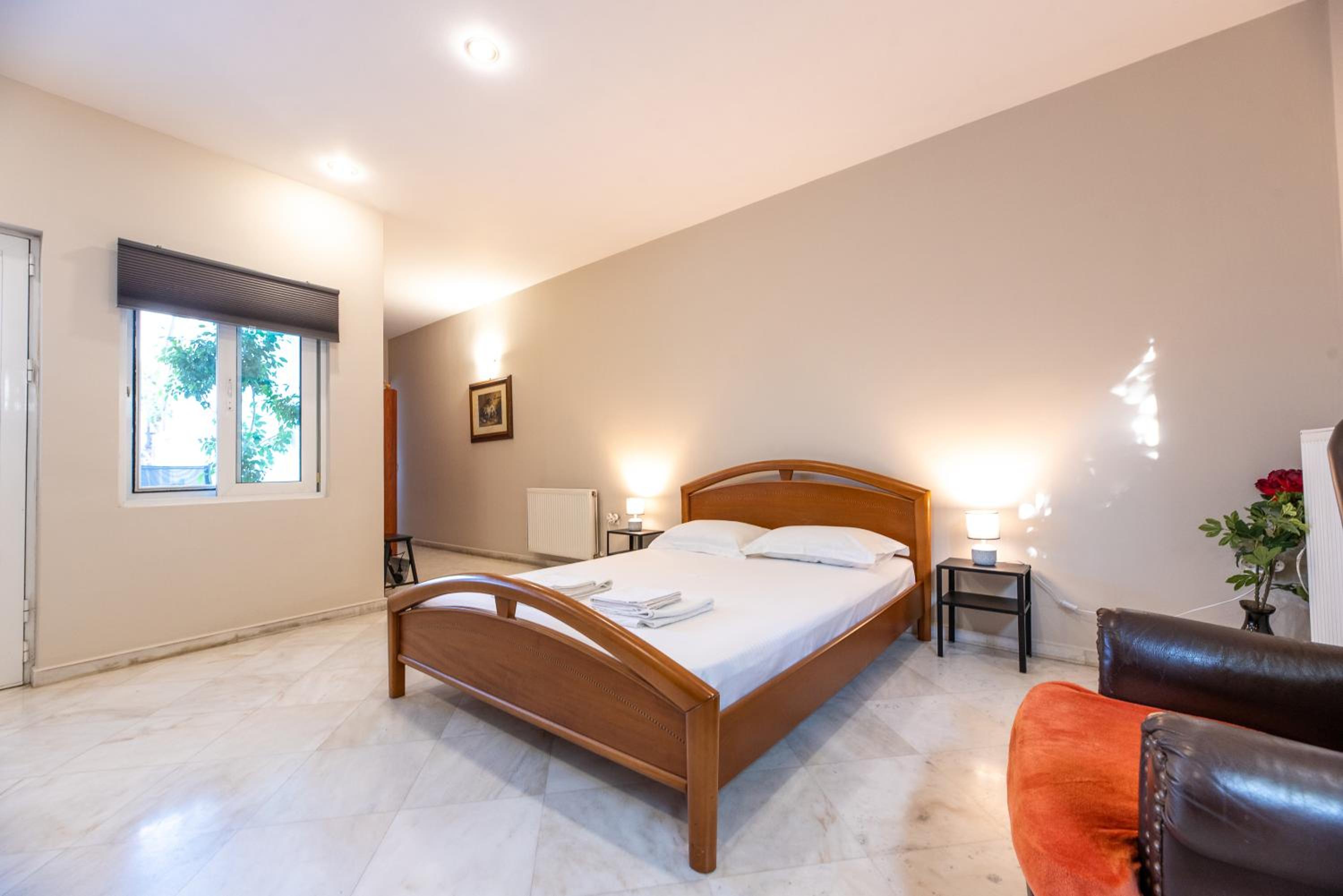 Quadruple Room with Bathroom - Photo 16