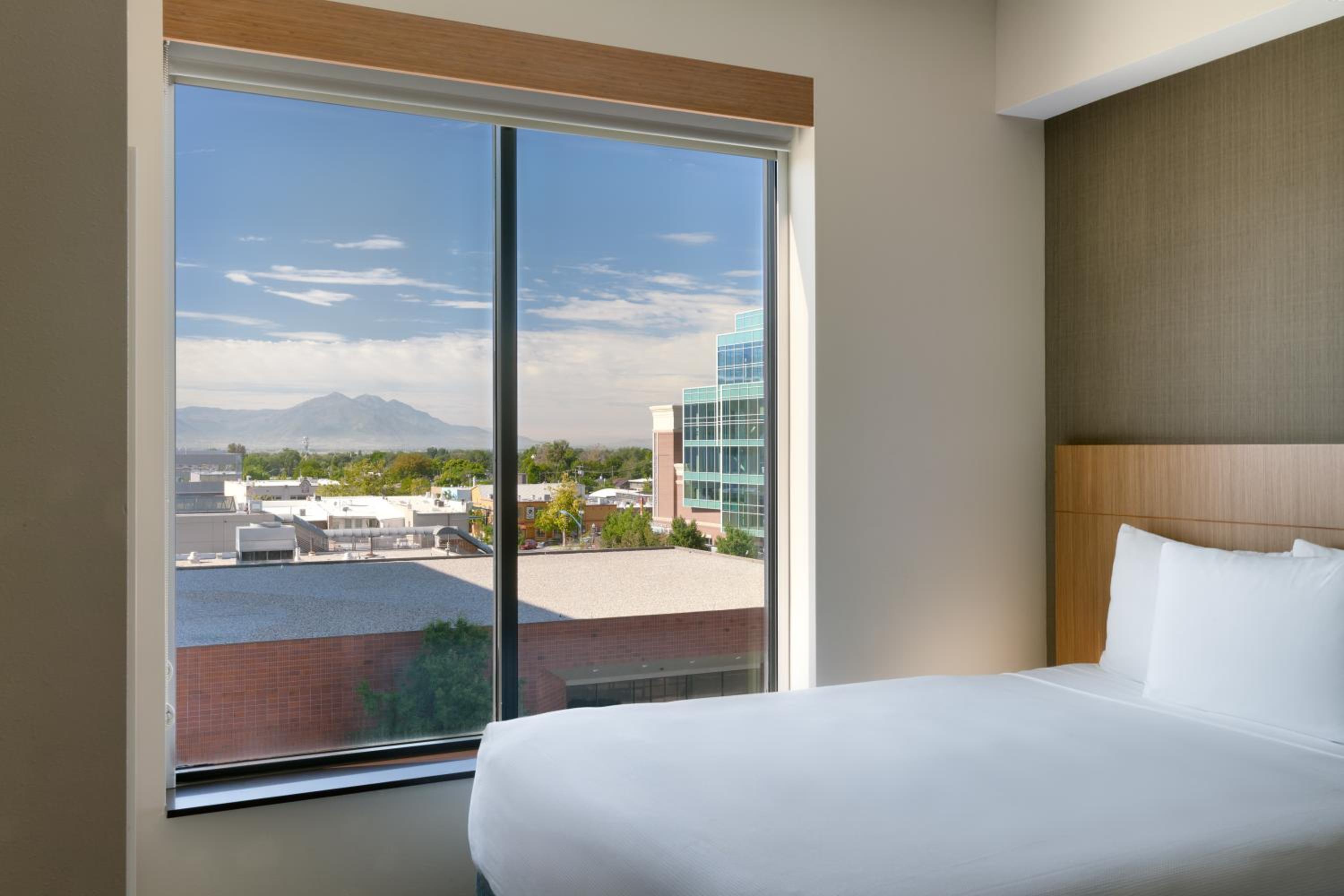 King Room with Sofa Bed - High Floor