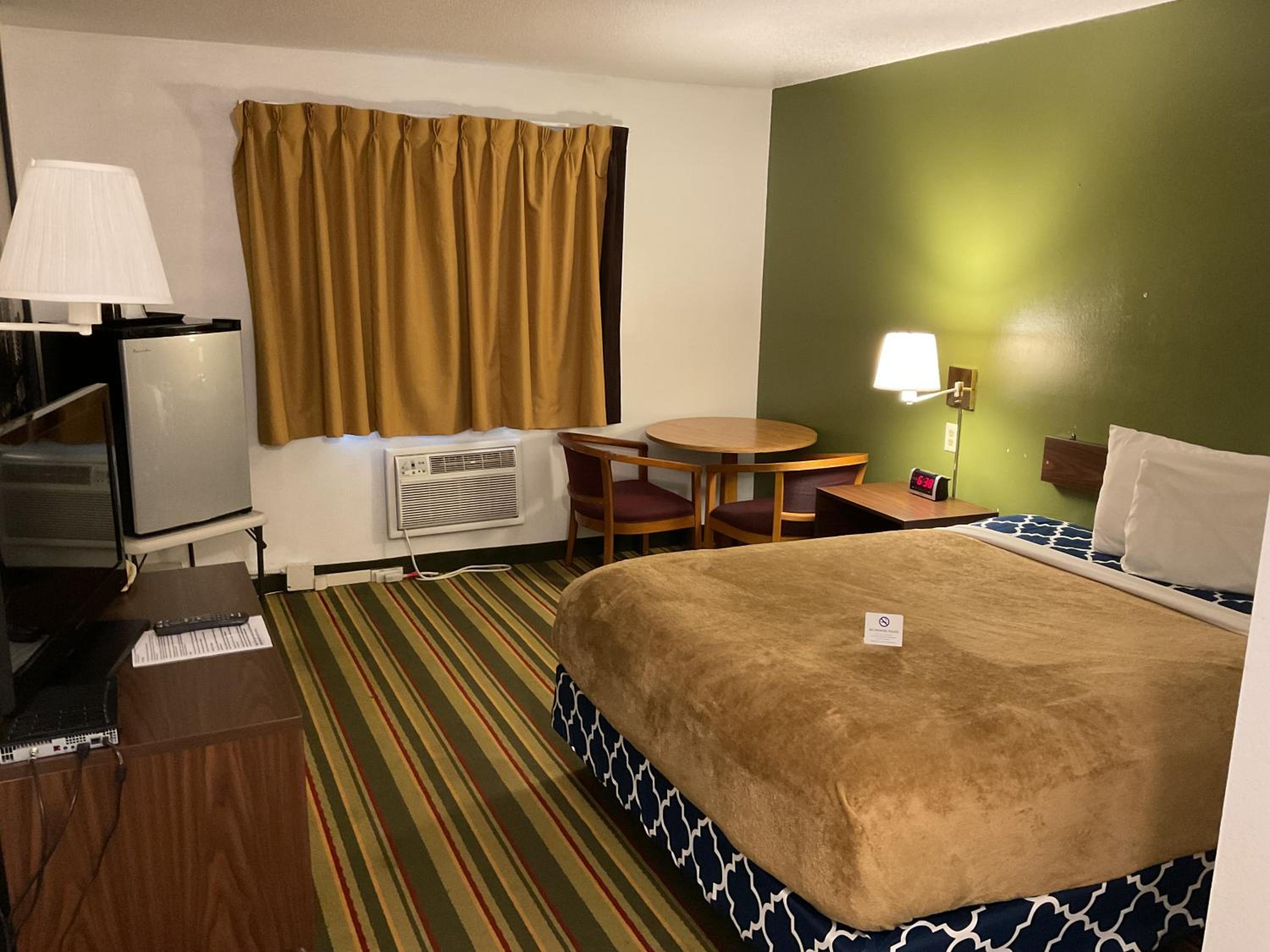 Queen Room - Disability Access photo 3