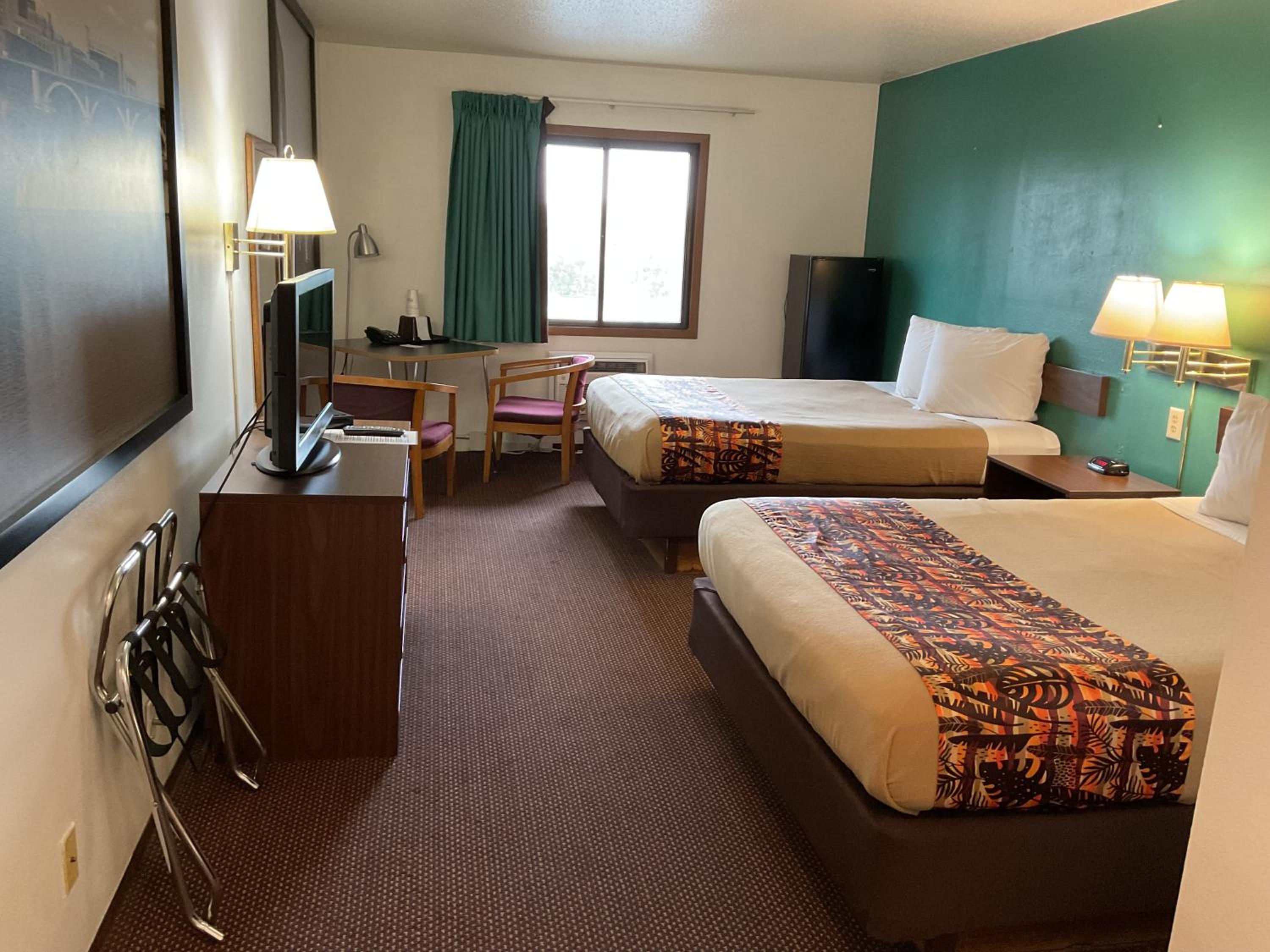 Double Room with Two Double Beds photo 2