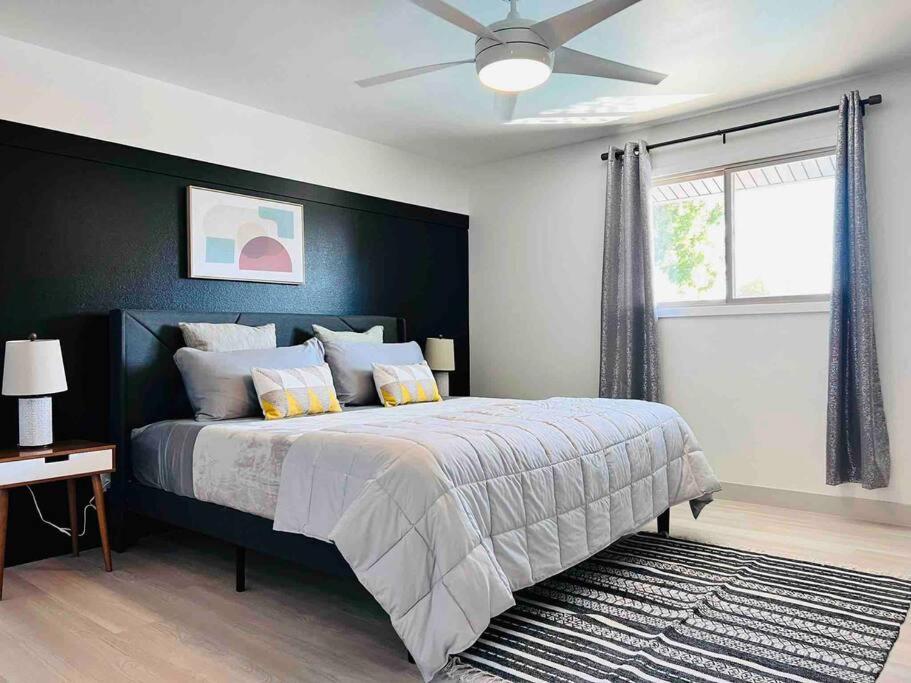 Three-Bedroom House photo 2