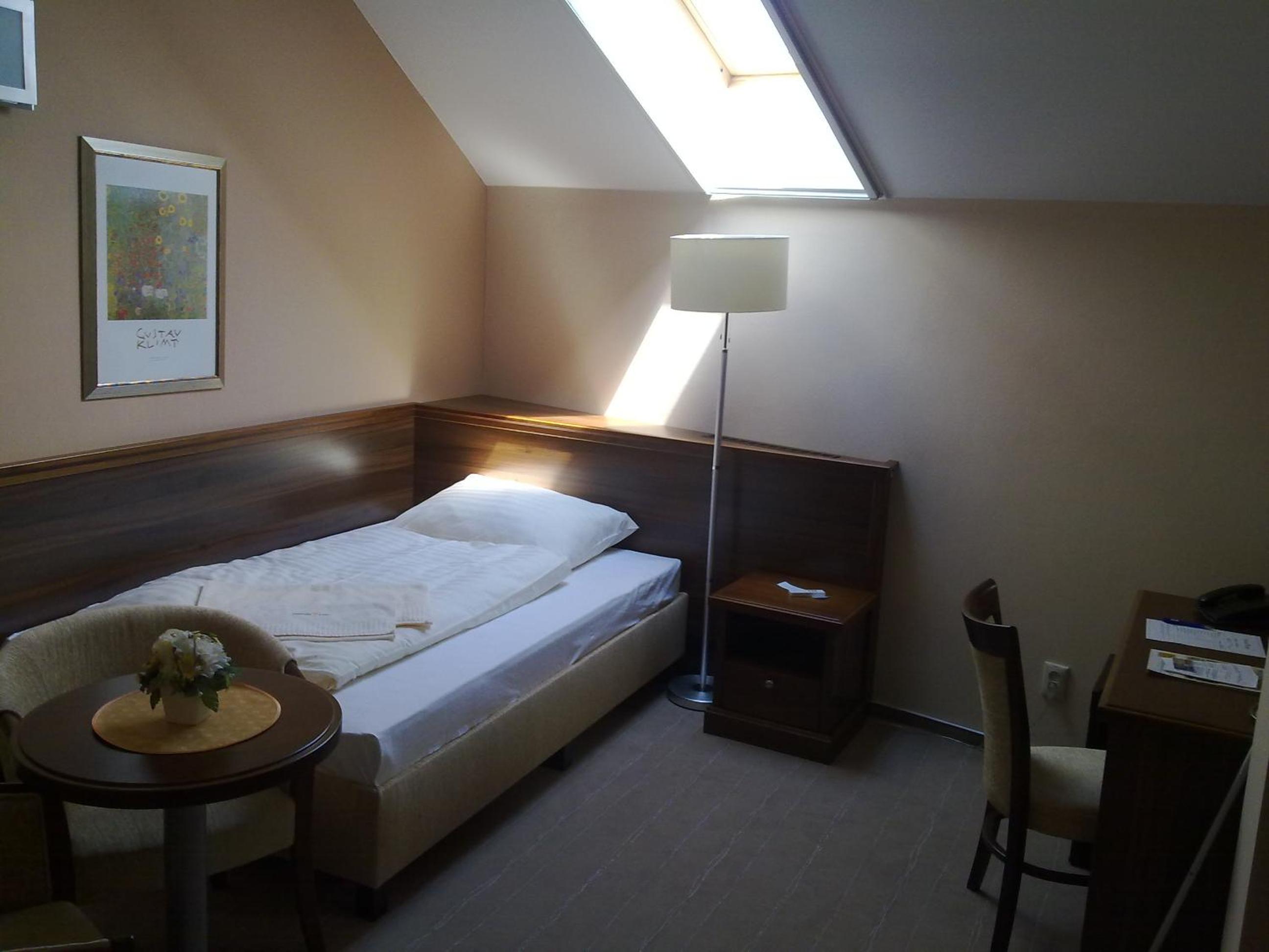 Single Room photo 2