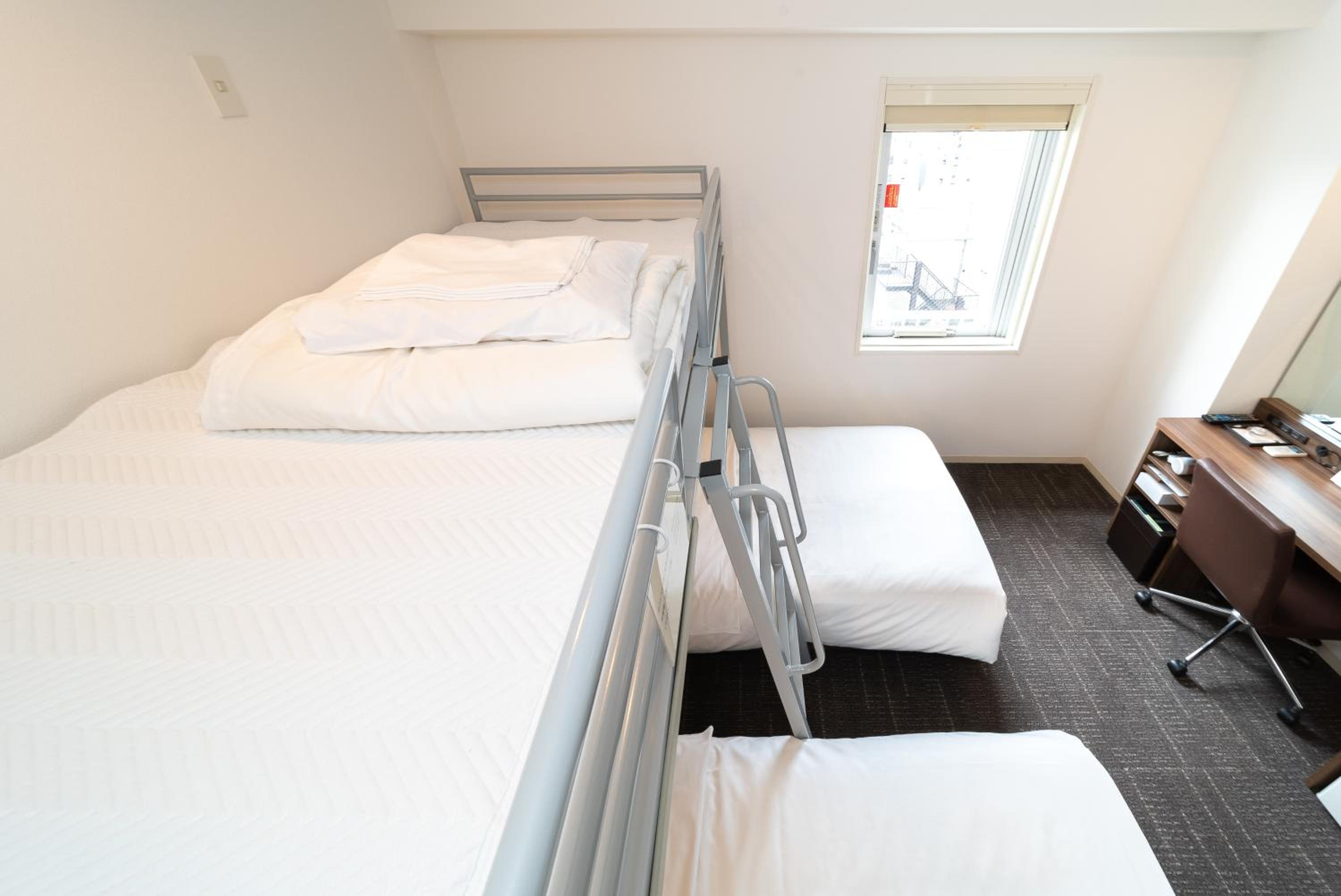 Twin Room with Loft Bed - Non-Smoking photo 3