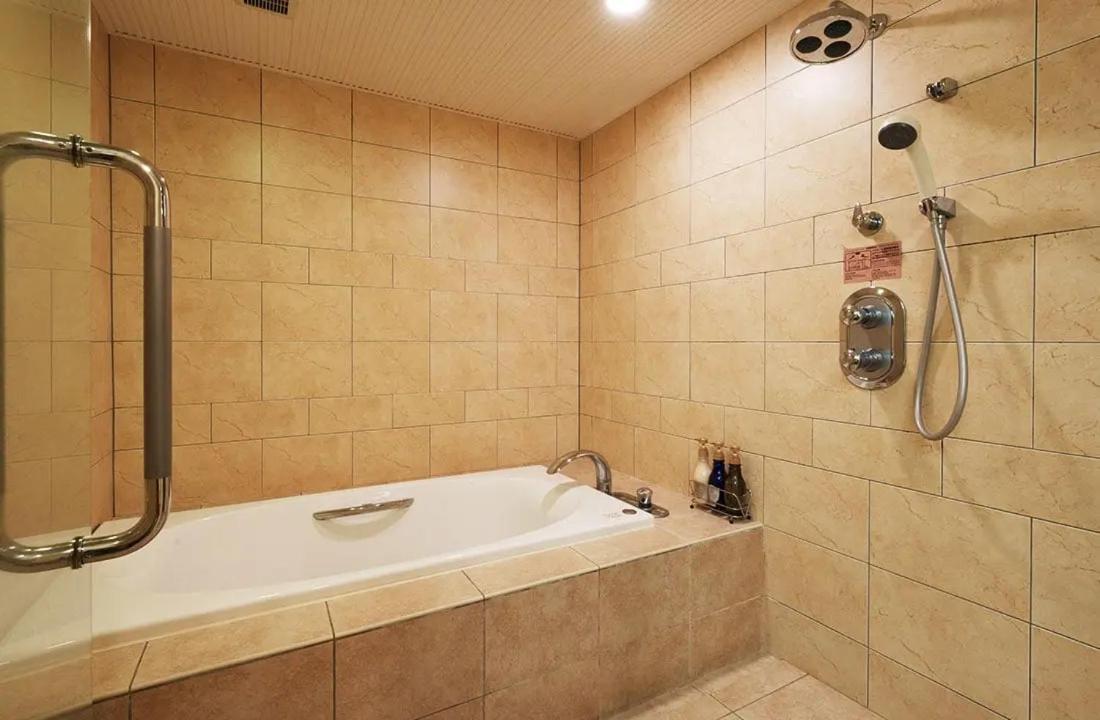Deluxe Family Room - Photo 6