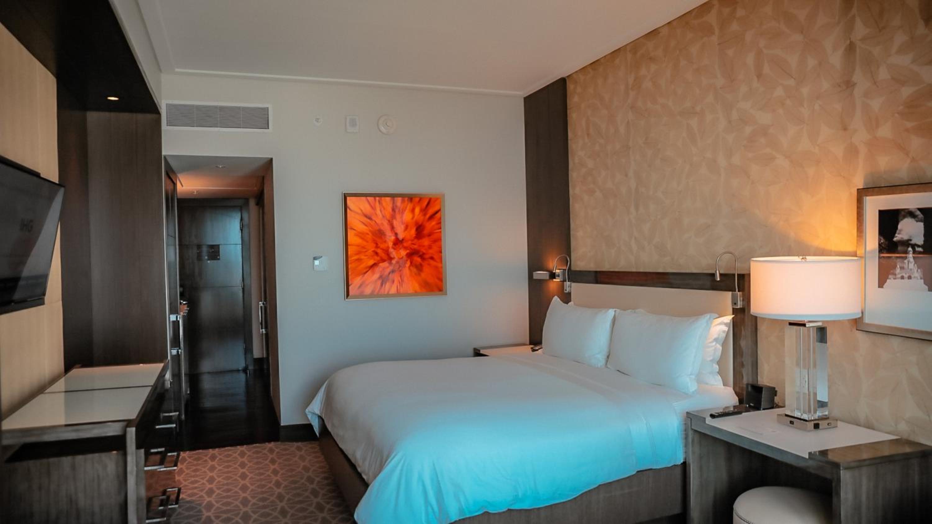 King Room with City View - Top Floor