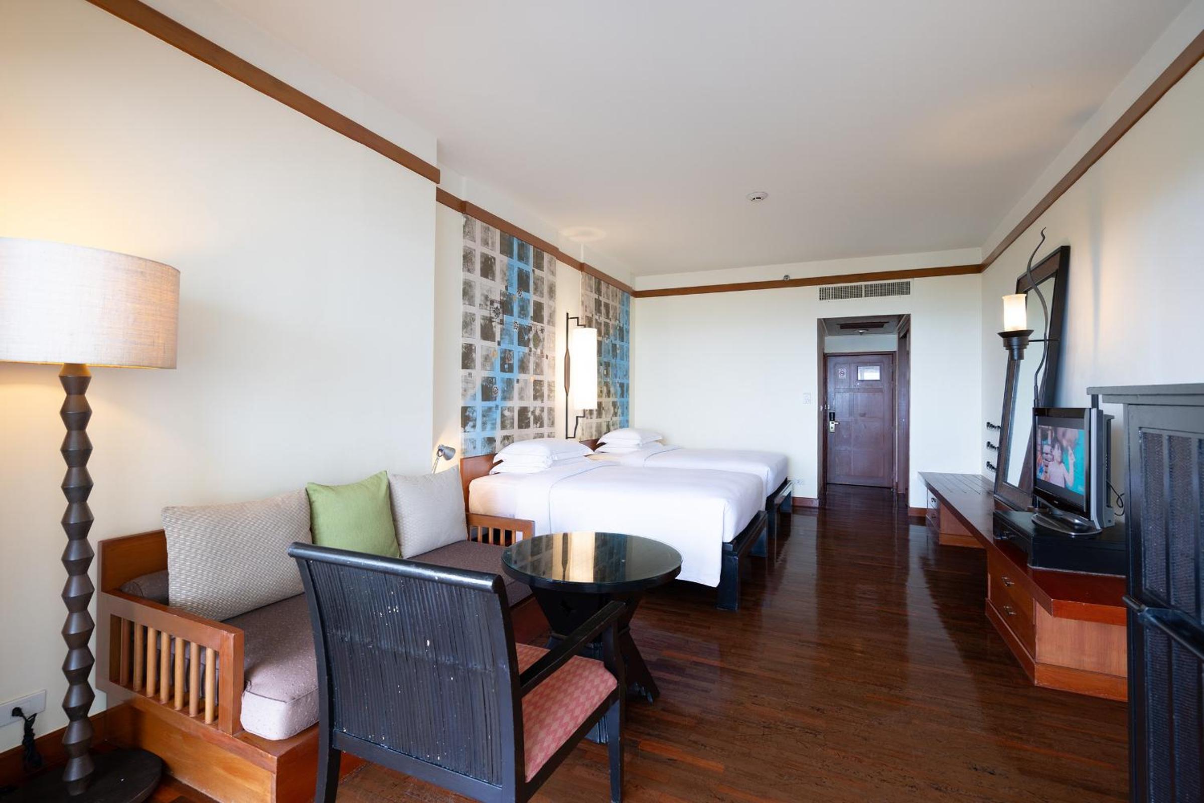 Classic Twin Room with Ocean View - Photo 2