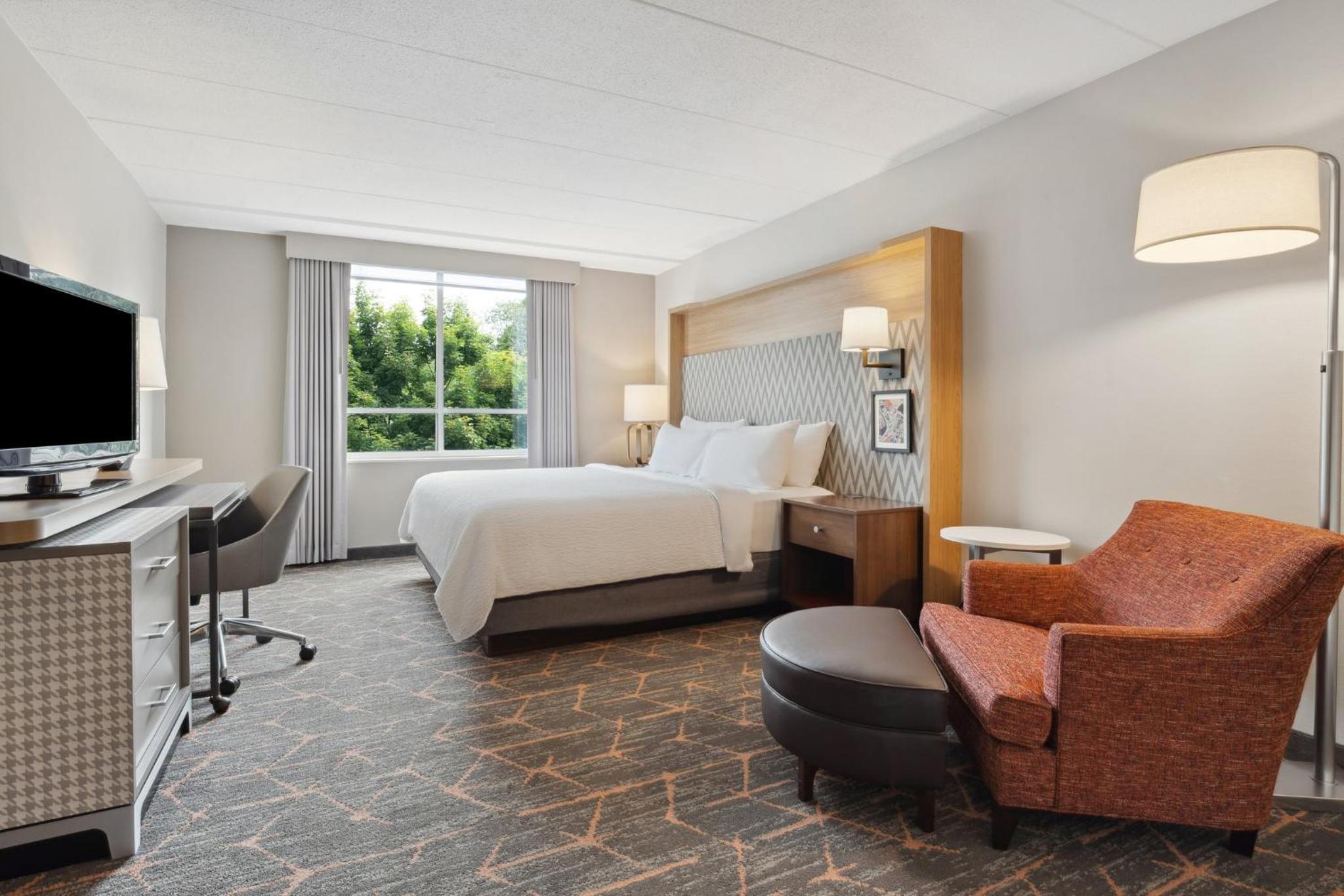 Standard King Room - Photo 7