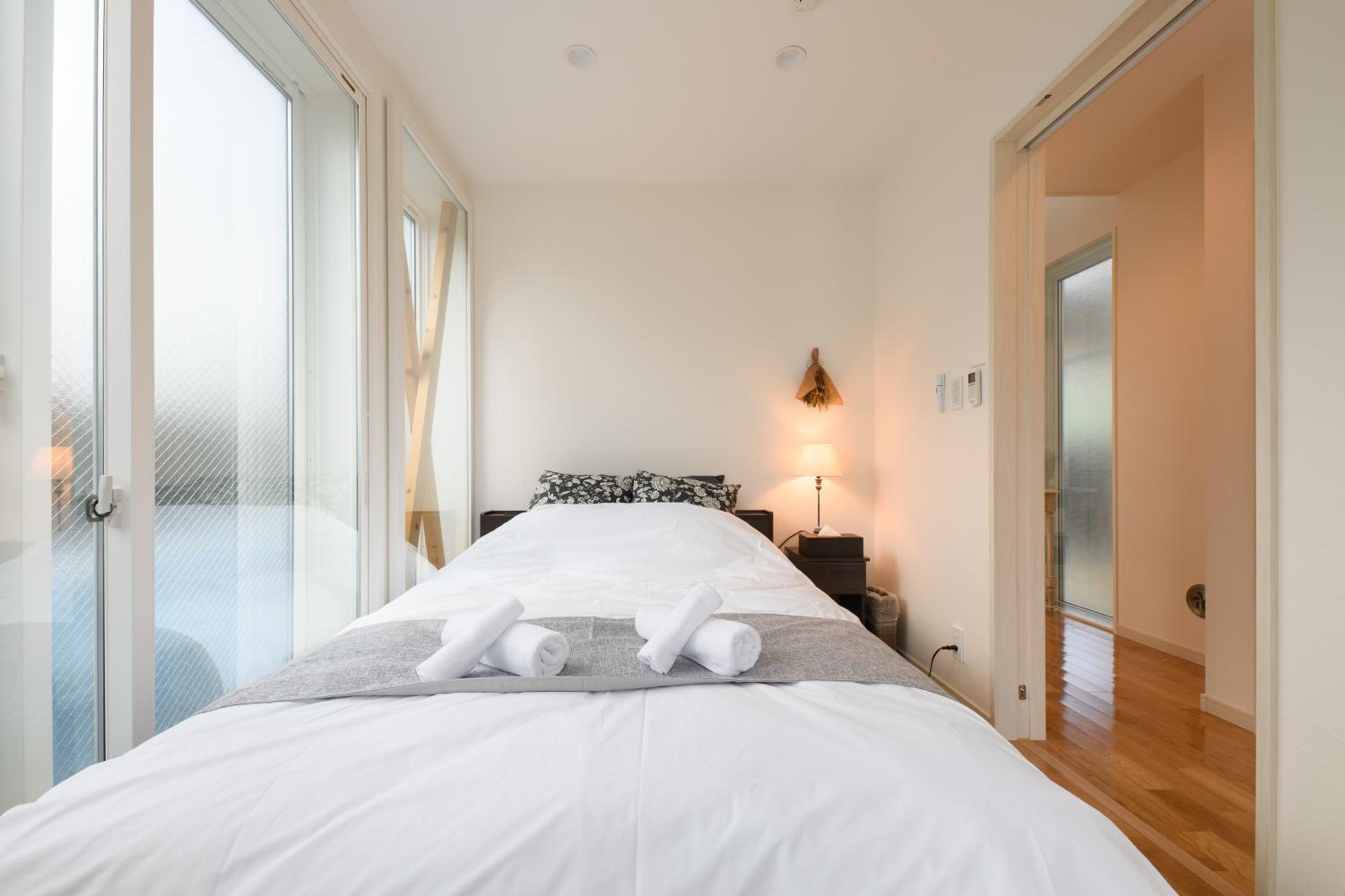Three-Bedroom House - Photo 3