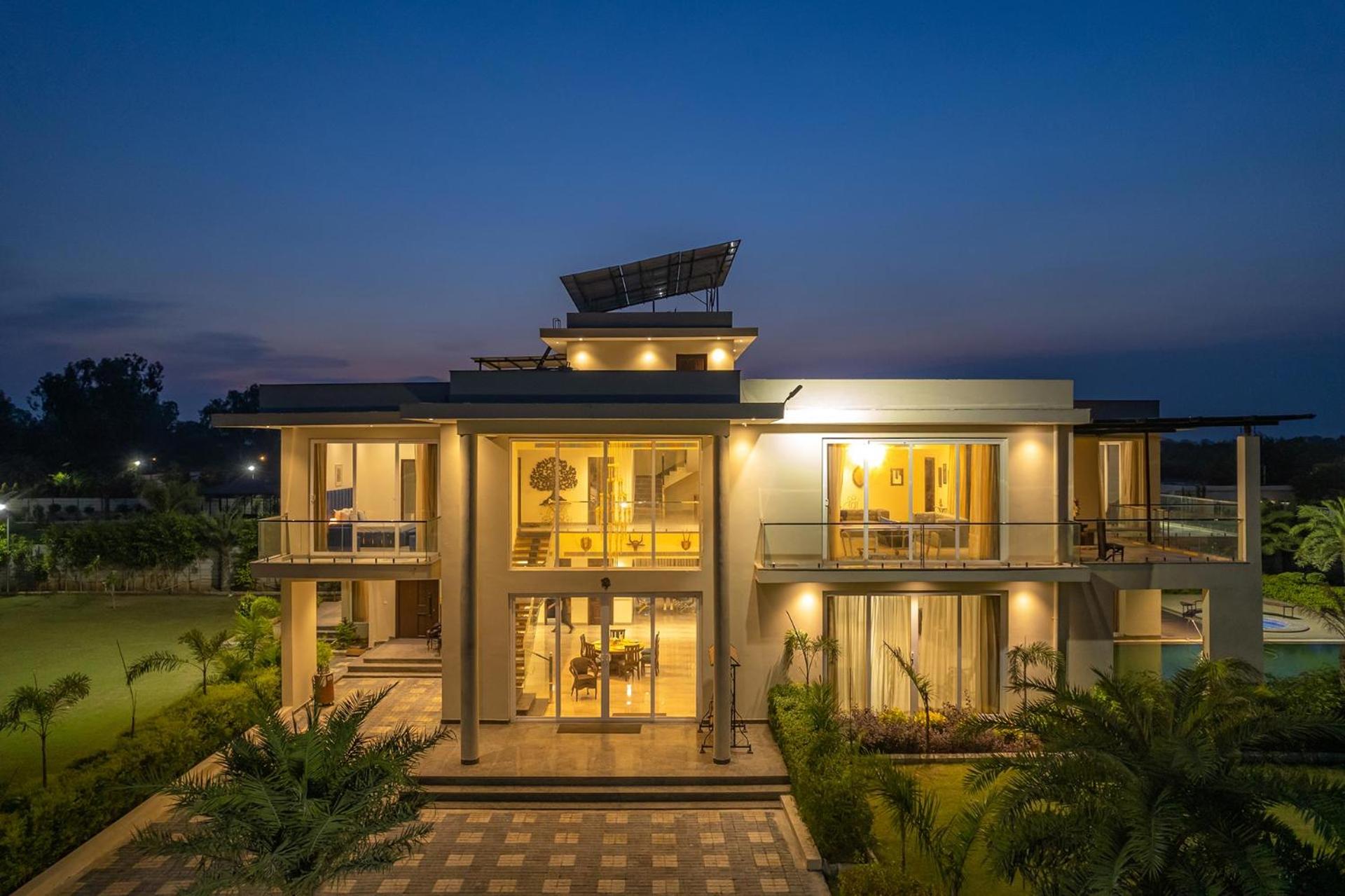 Five-Bedroom Villa photo 3