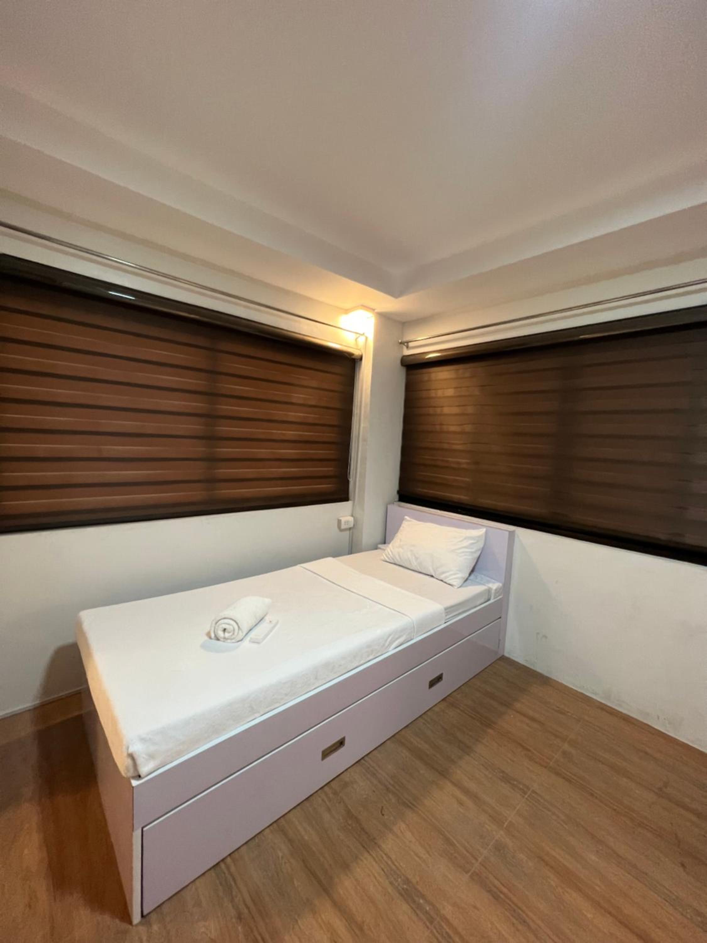 Mixed Dormitory Room