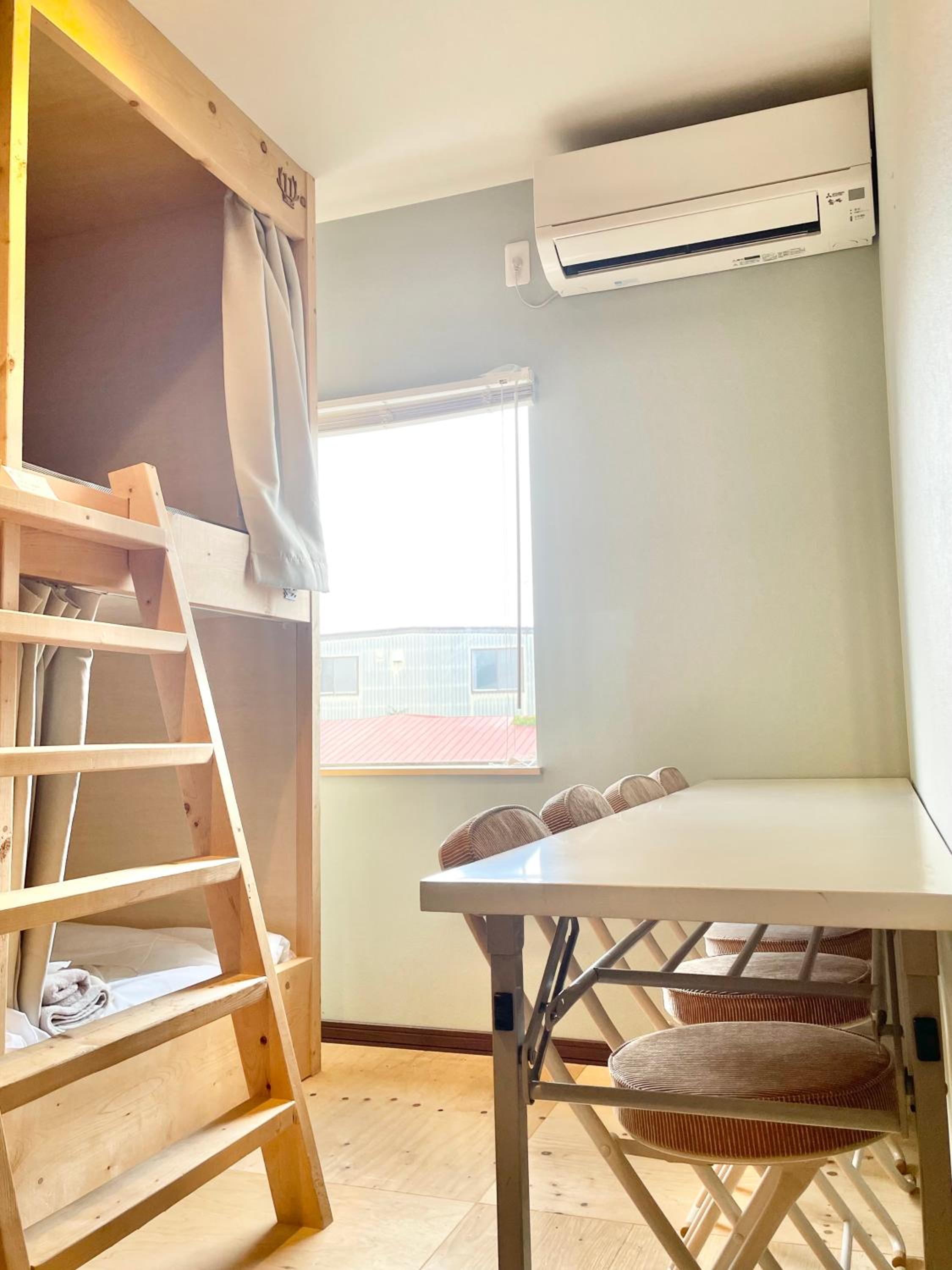 Single Bed in Mixed Dormitory Room