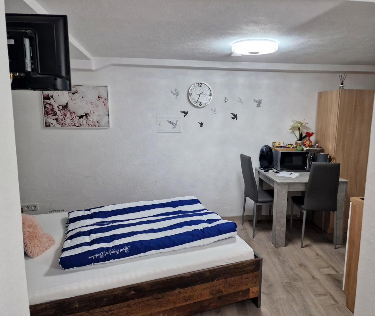 Double Or Twin Room With Private Bathroom photo 3