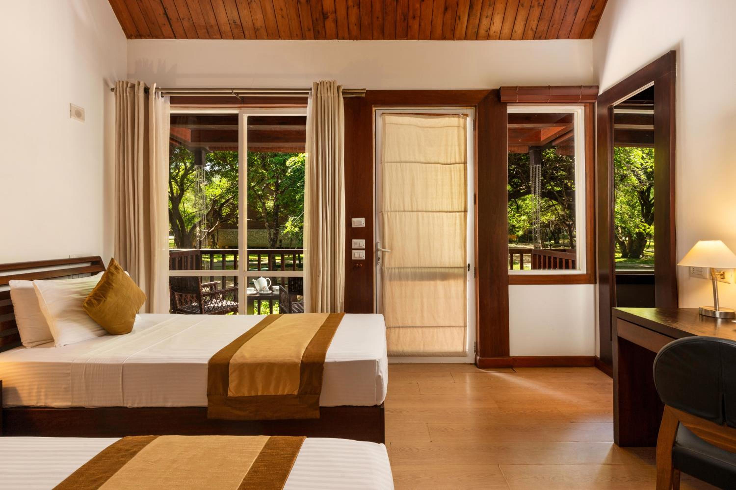 Deluxe Room with a Complimentary 15-minute Ayurveda Spa treatment per reservation photo 1