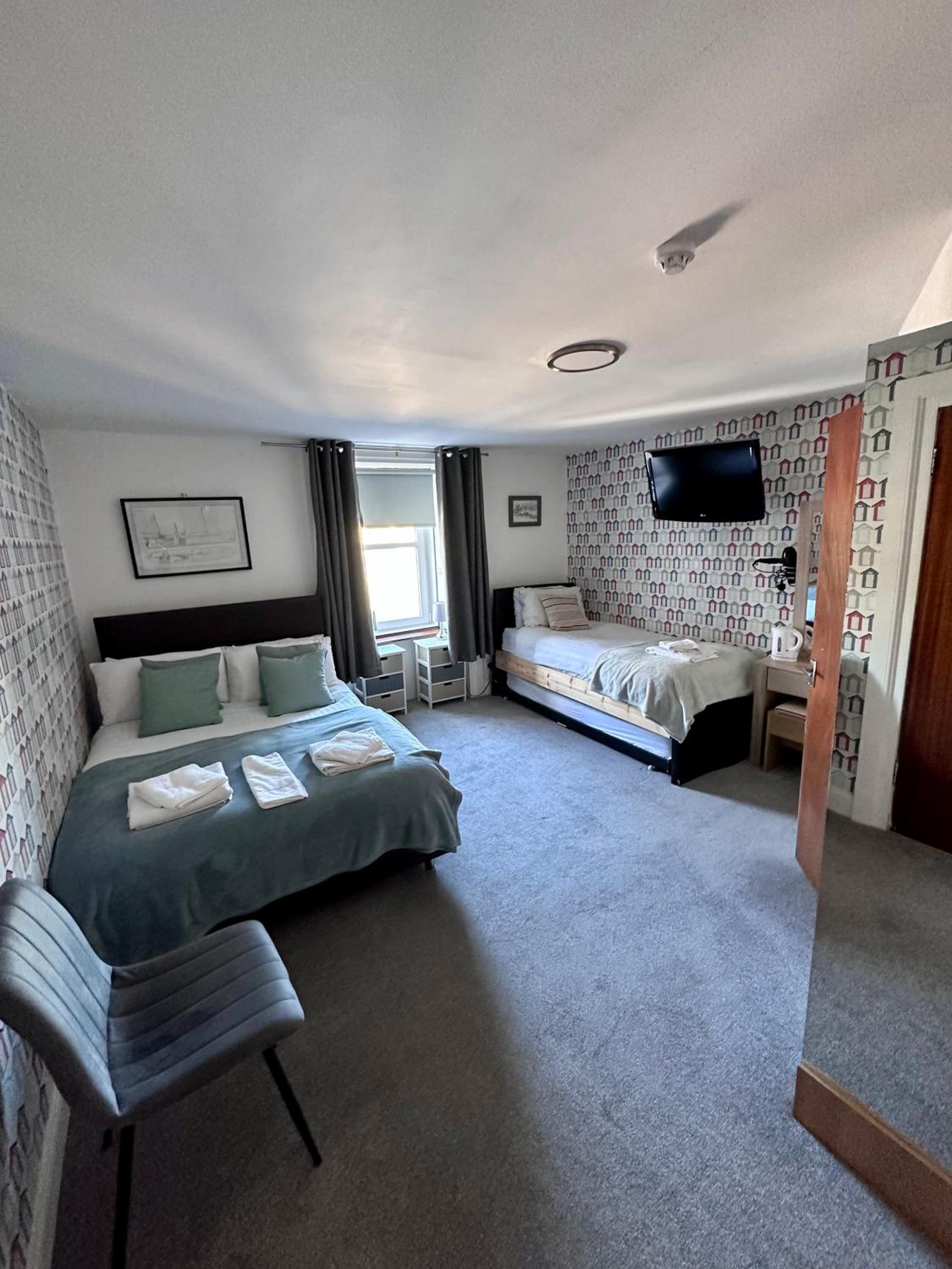Family Room with Private Bathroom photo 1