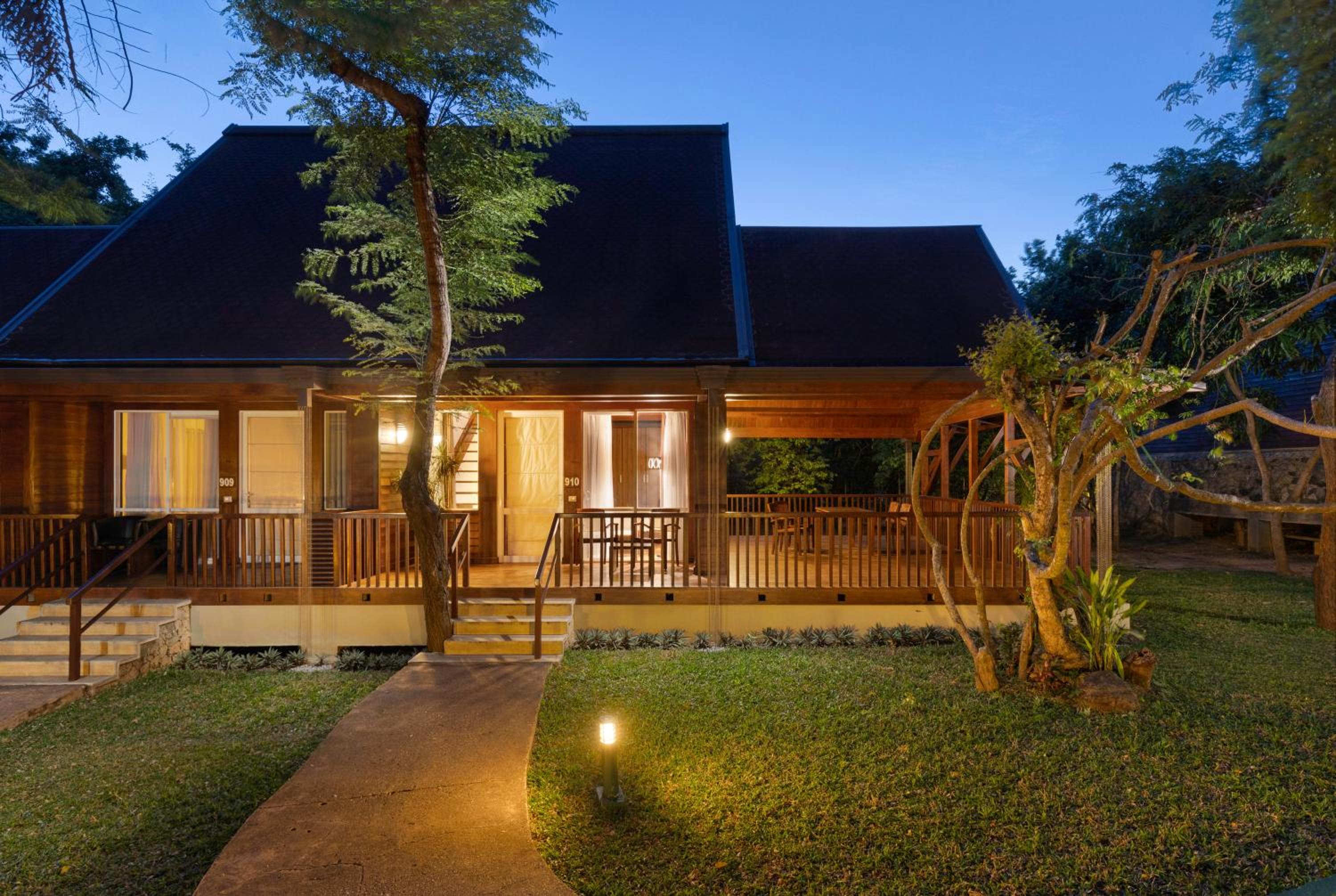 Garden Suite with a Complimentary 15-minute Ayurveda Spa treatment per reservation  photo 3