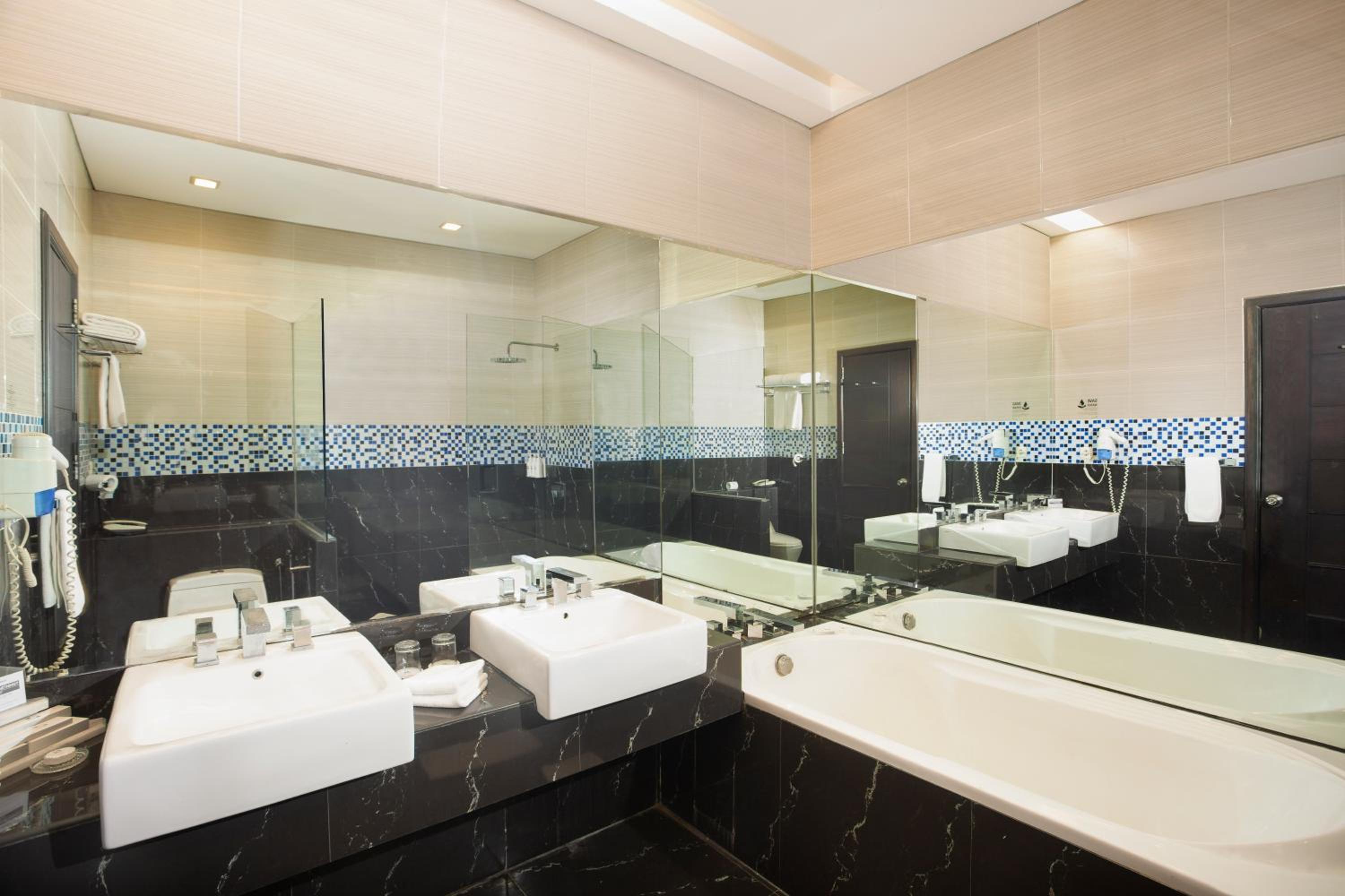 Executive Suite photo 2