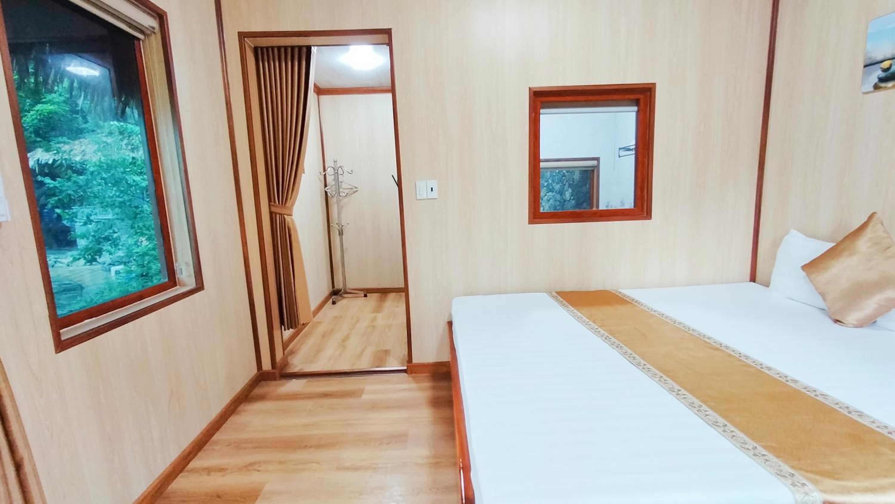 湖景大床房