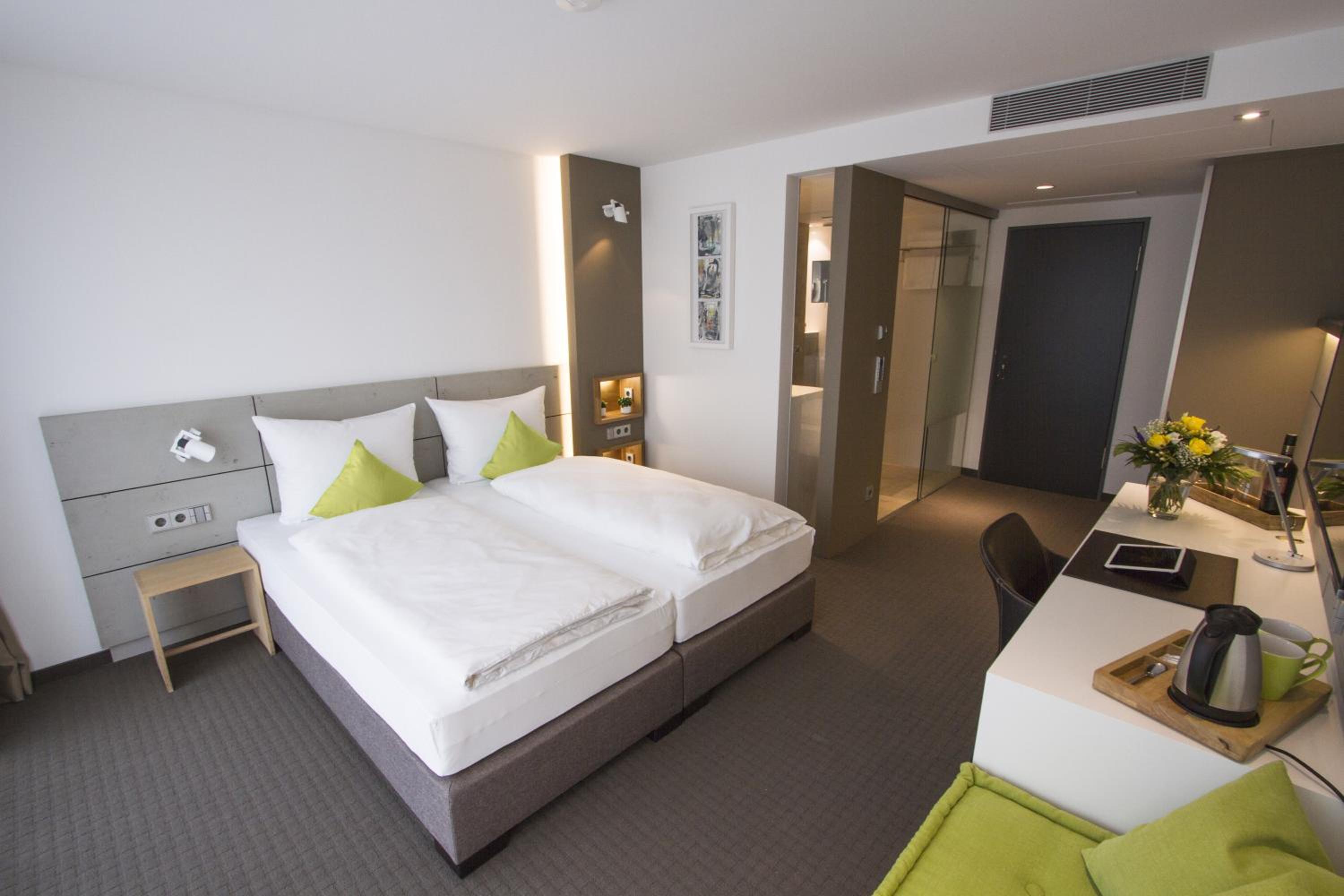 Comfort Double Room with Balcony - Photo 2