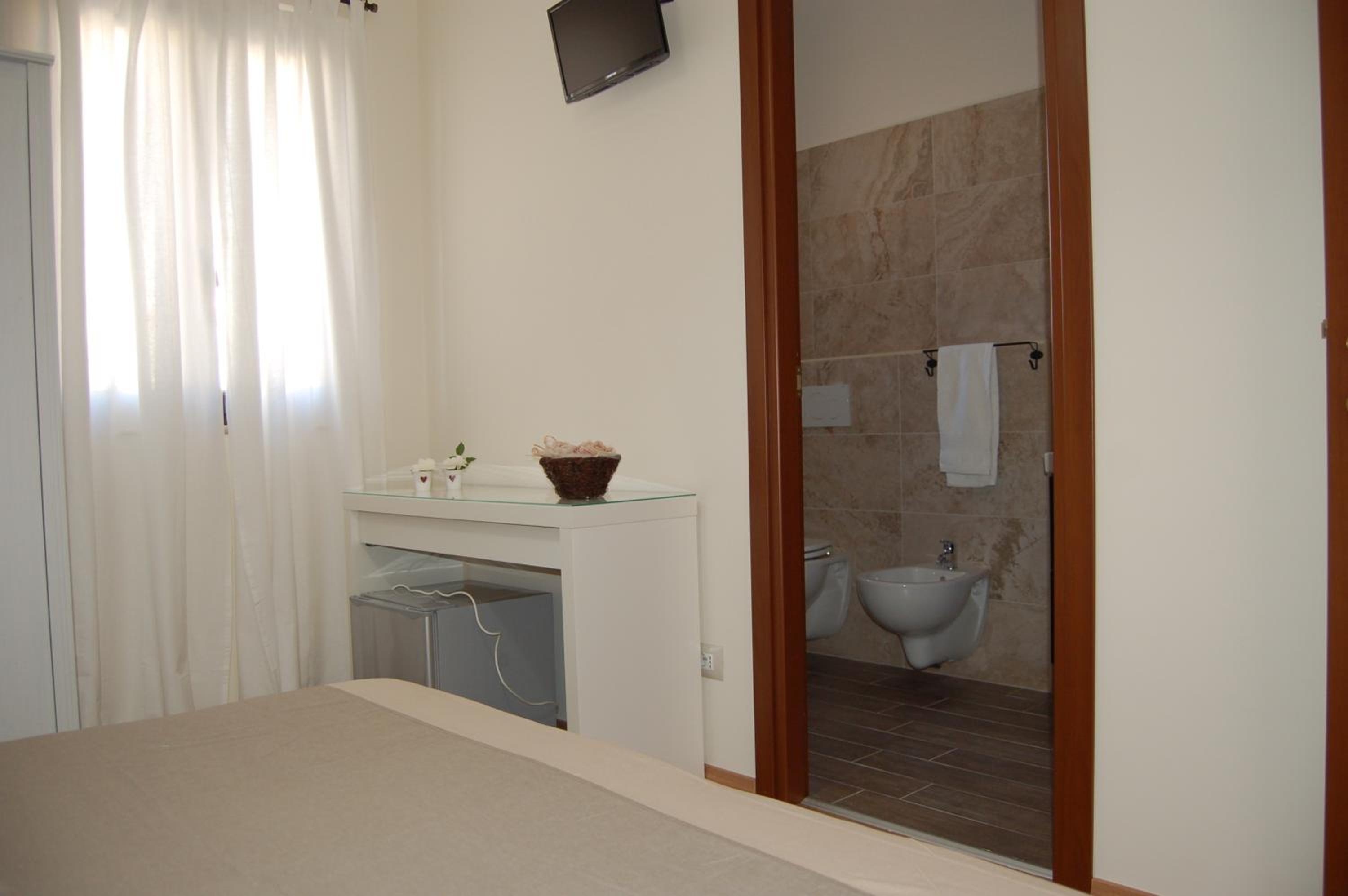 Double or Twin Room - Photo 1