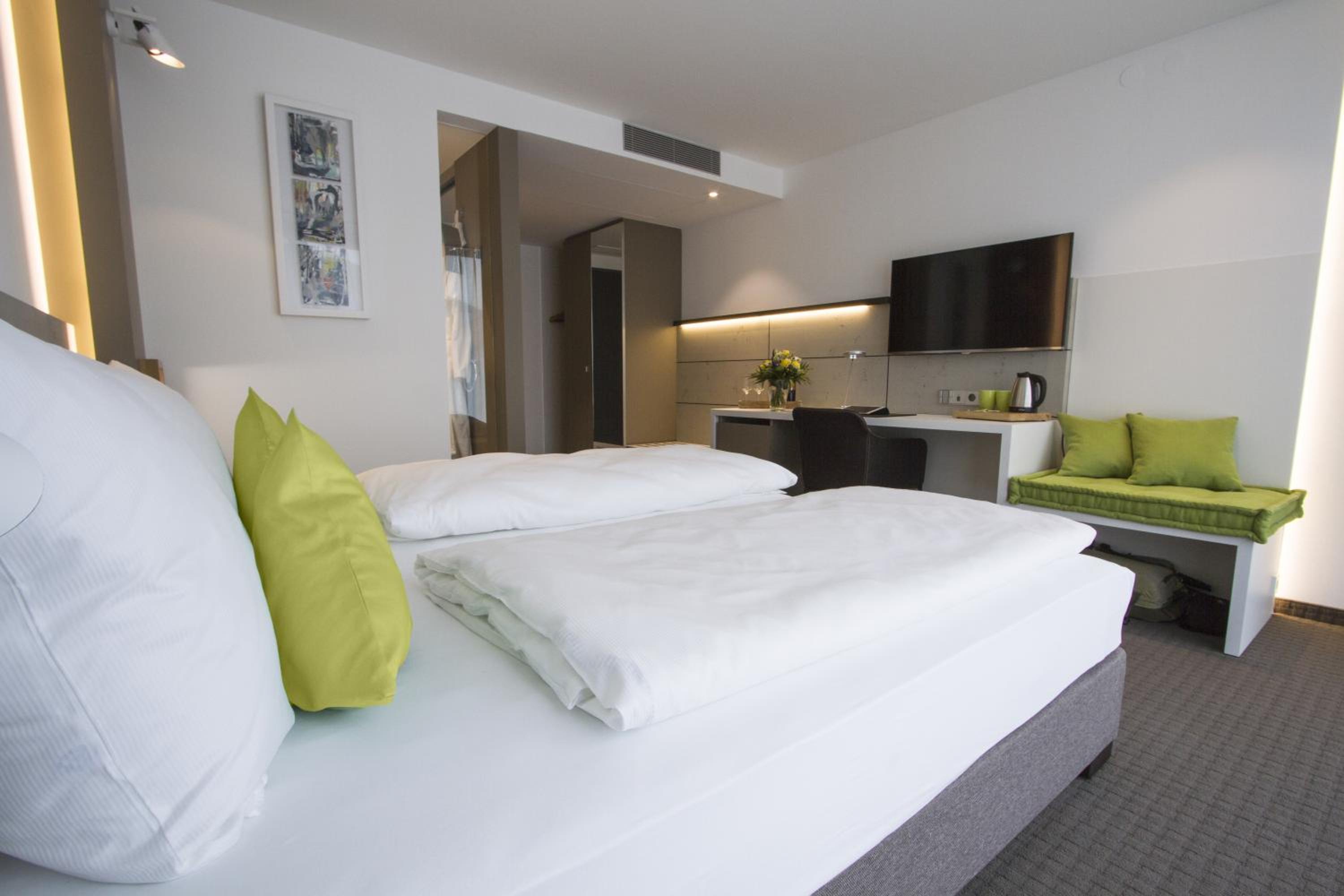 Comfort Double Room with Balcony - Photo 1