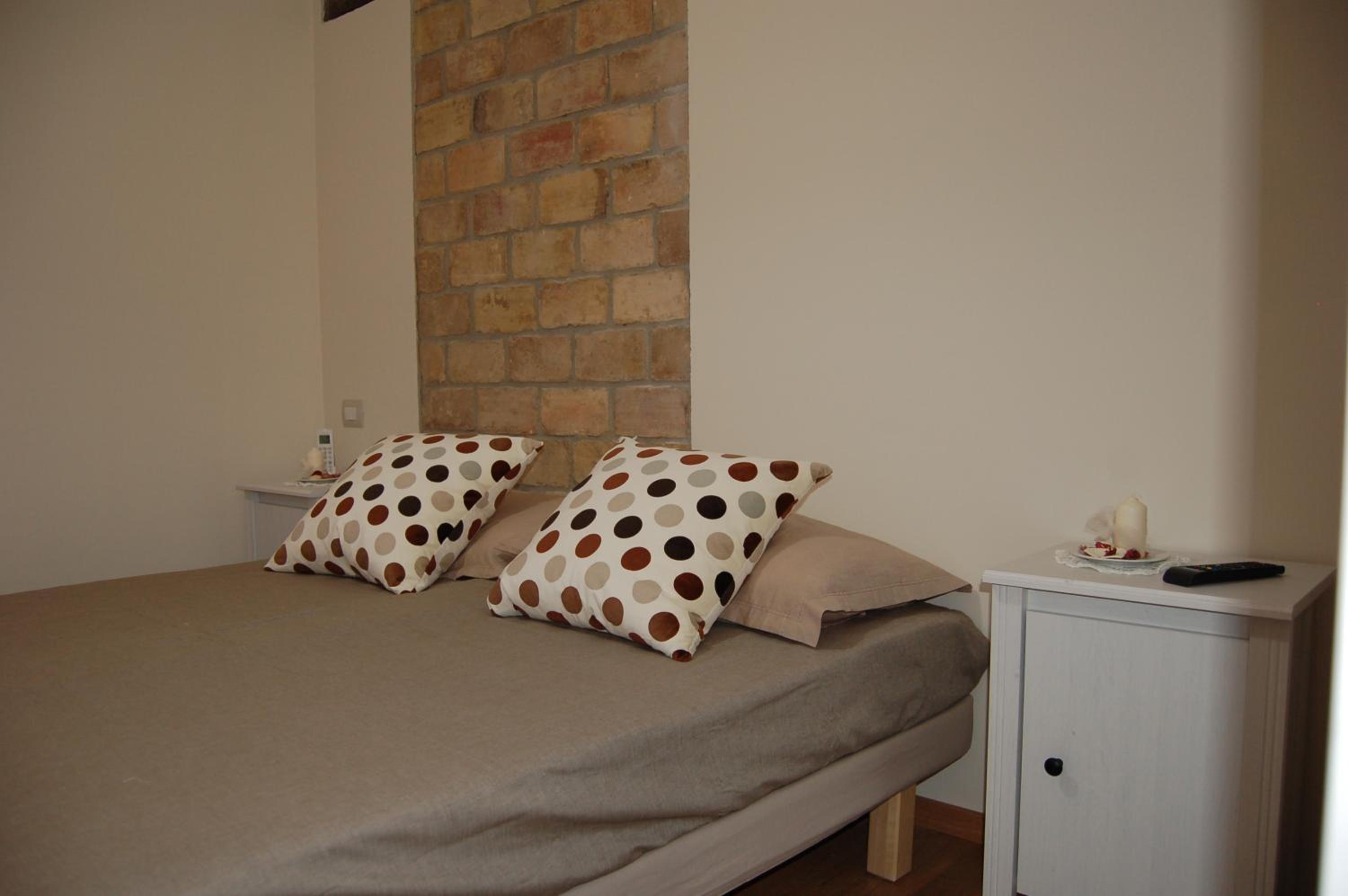Double or Twin Room - Photo 4