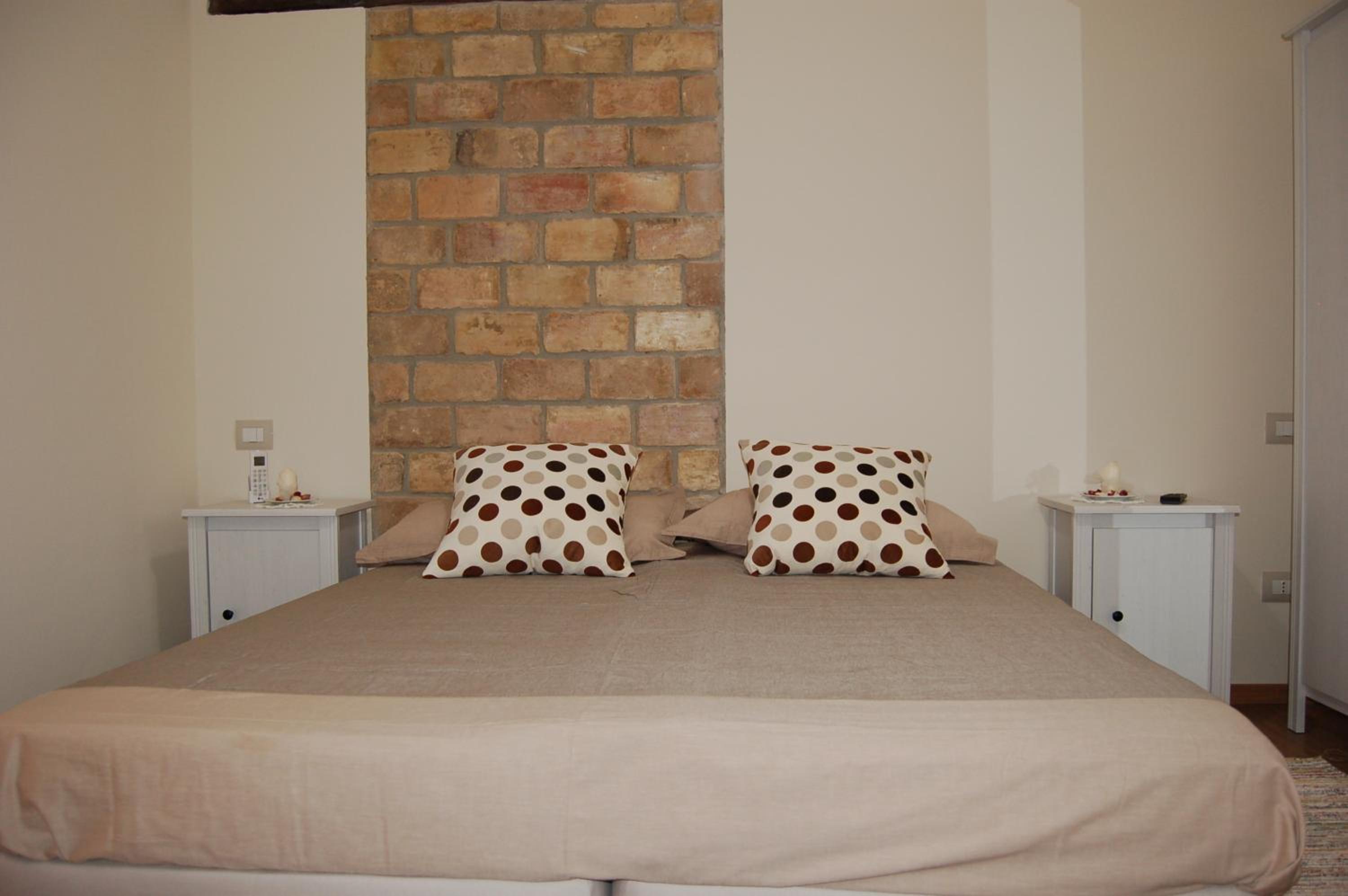 Double or Twin Room - Photo 2