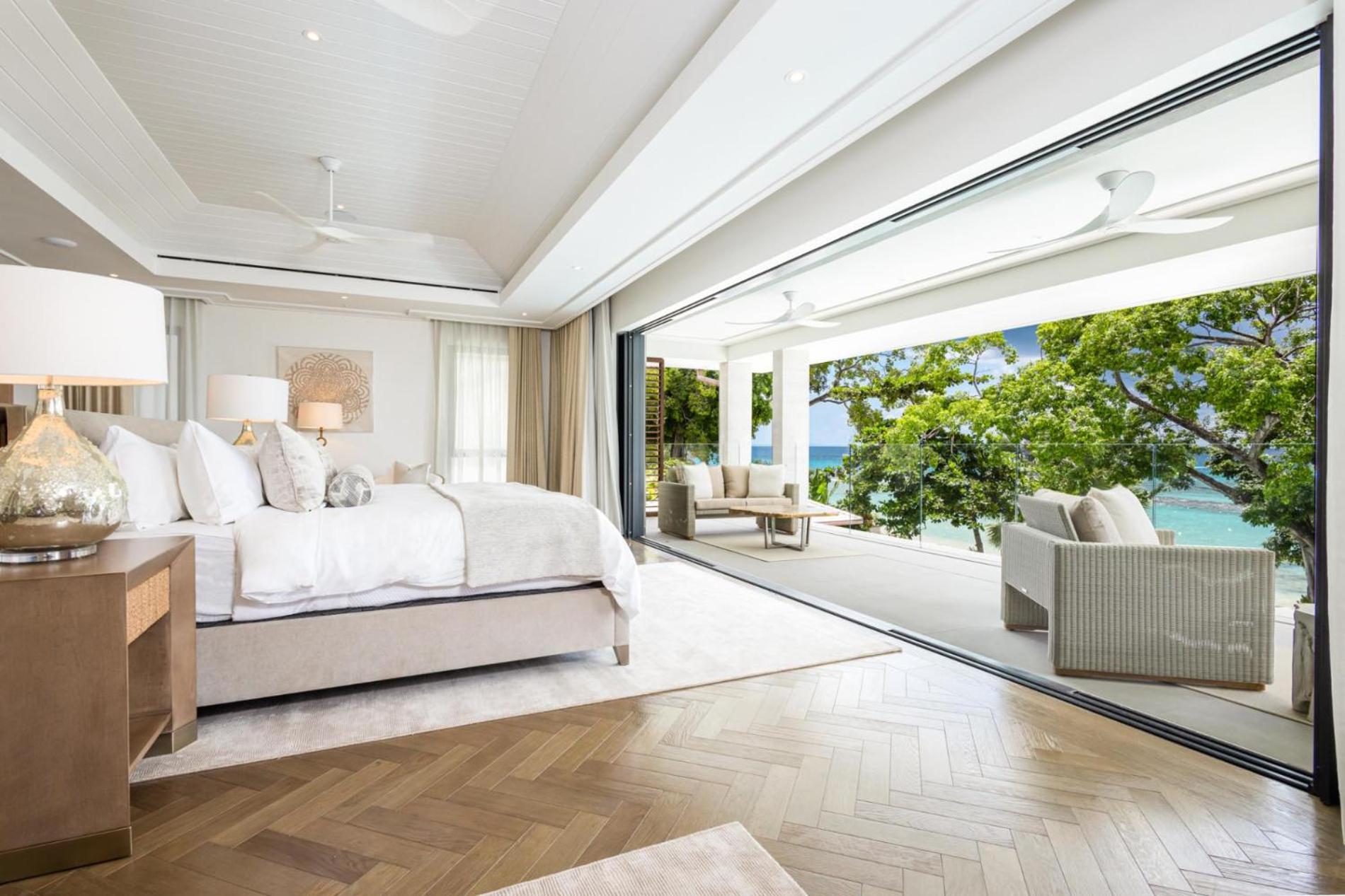 Villa photo 2