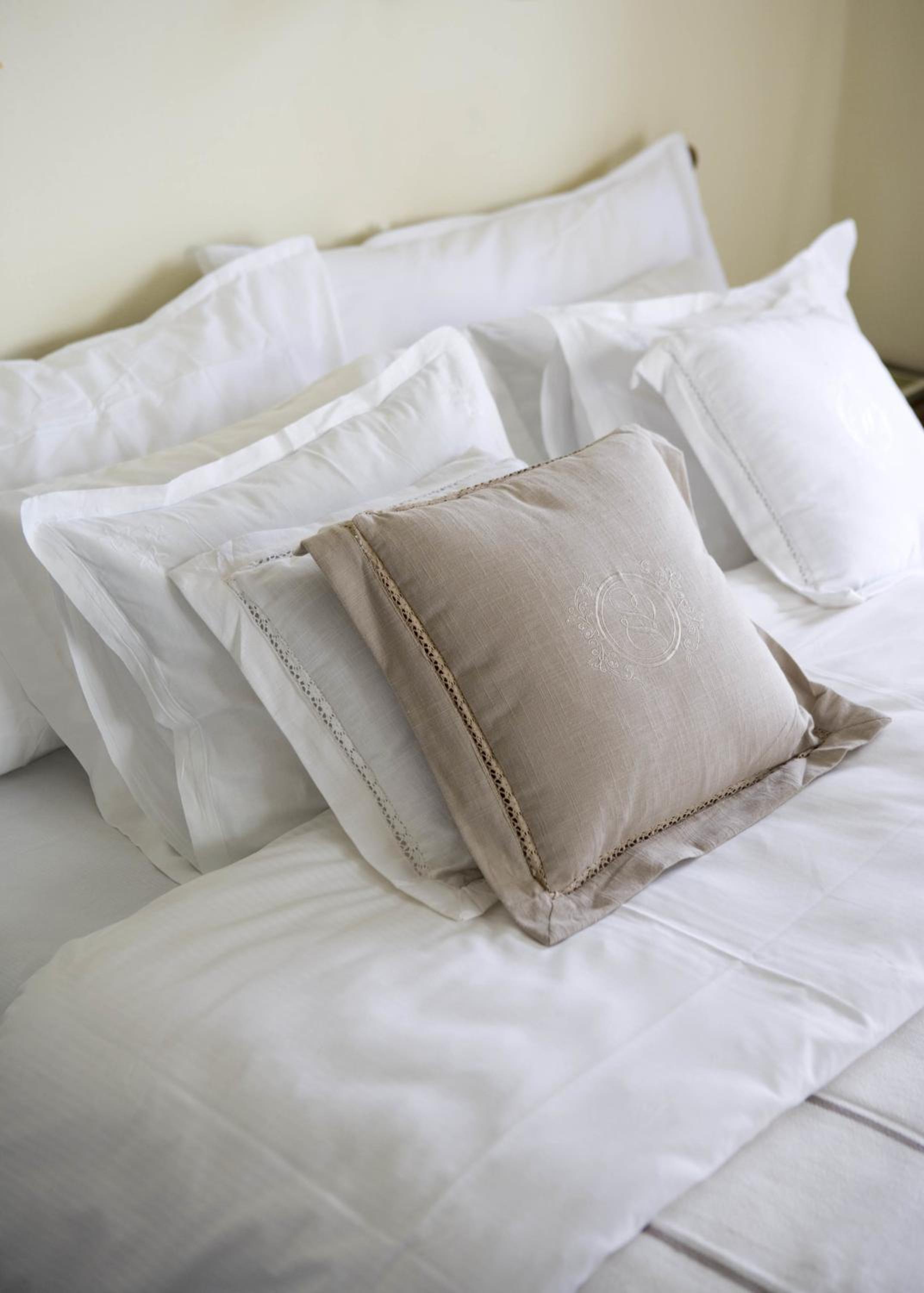 Standard Double or Twin Room - Photo 4