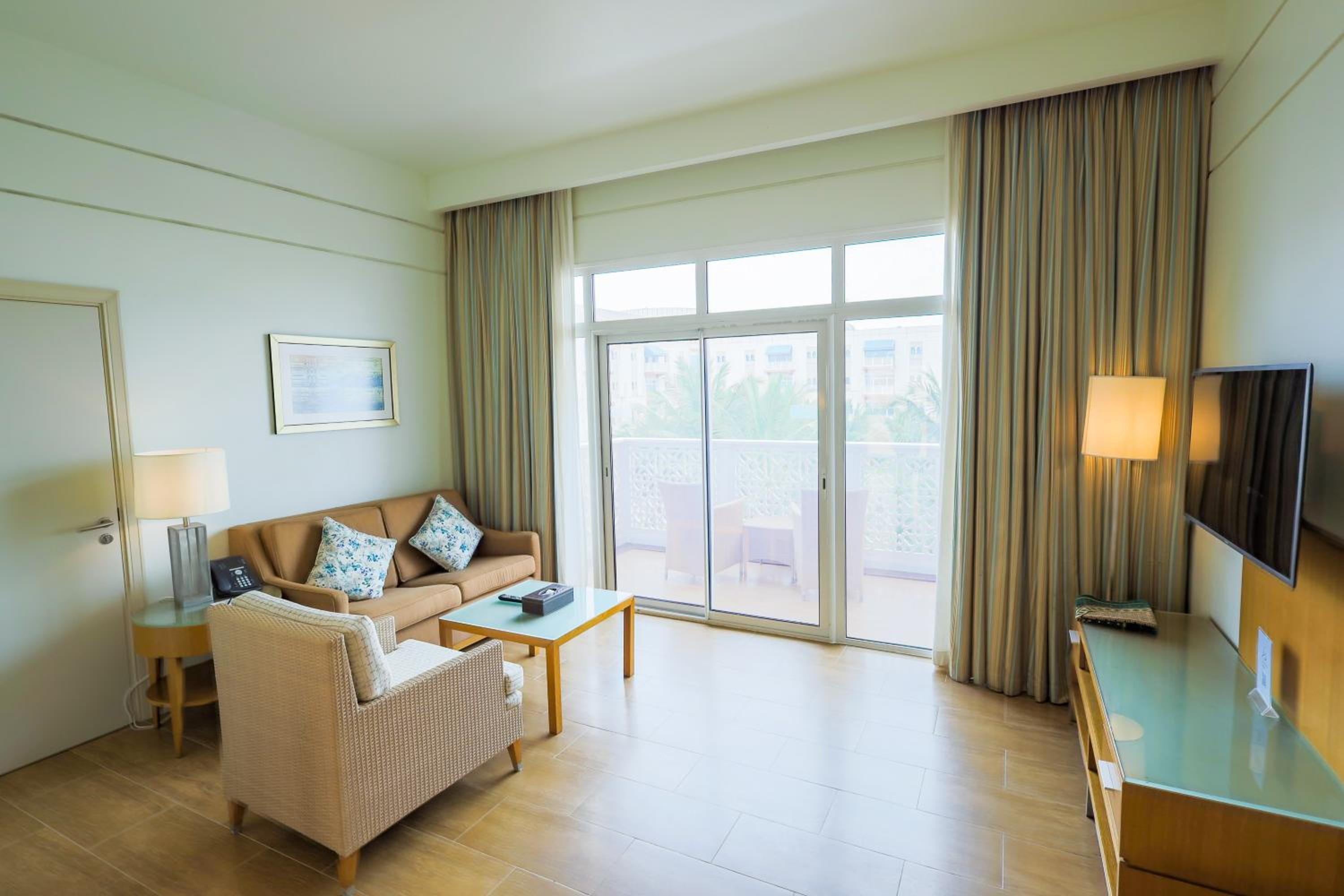  Executive Suite with Balcony and Garden View - Photo 6
