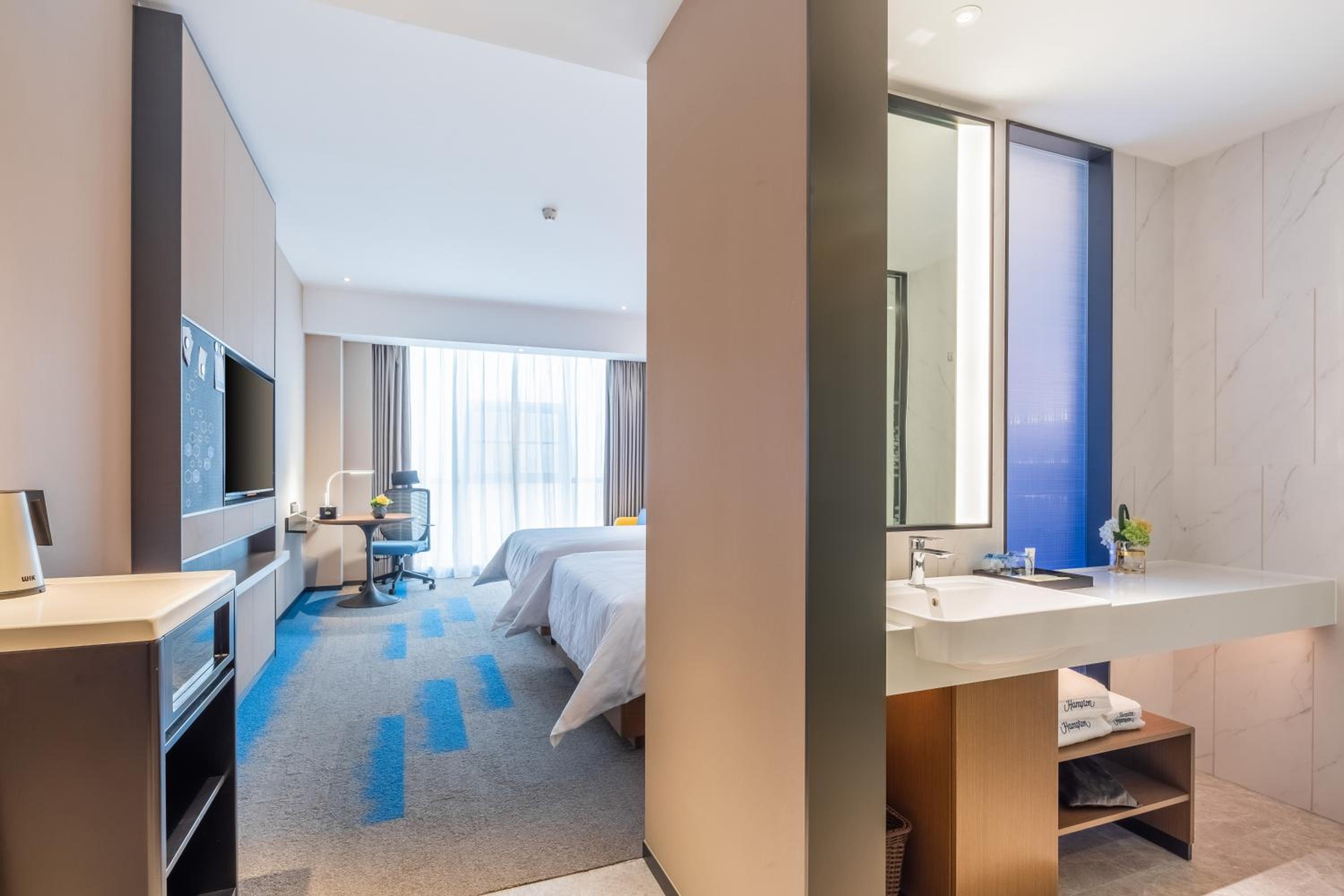 Deluxe Twin Room photo 2