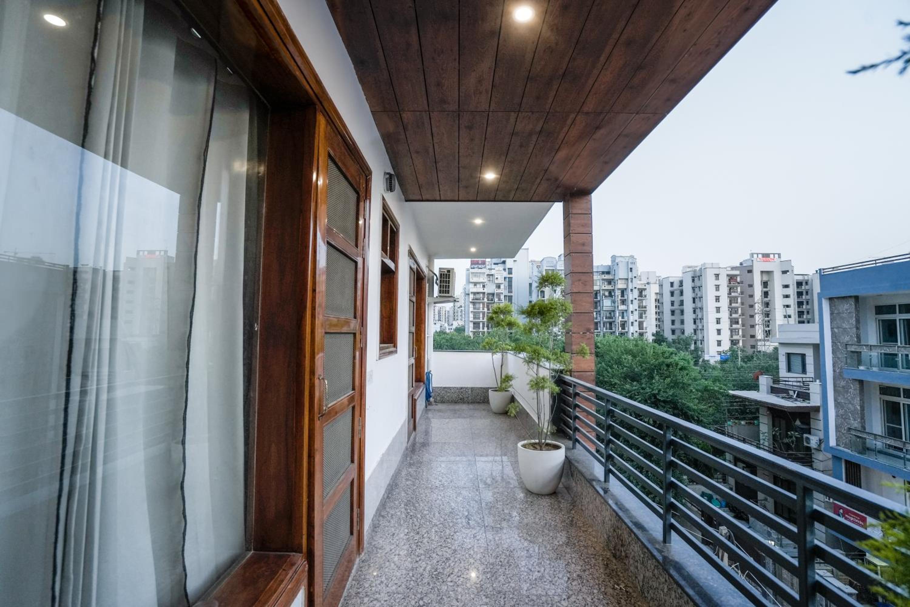 King Room with Balcony photo 2