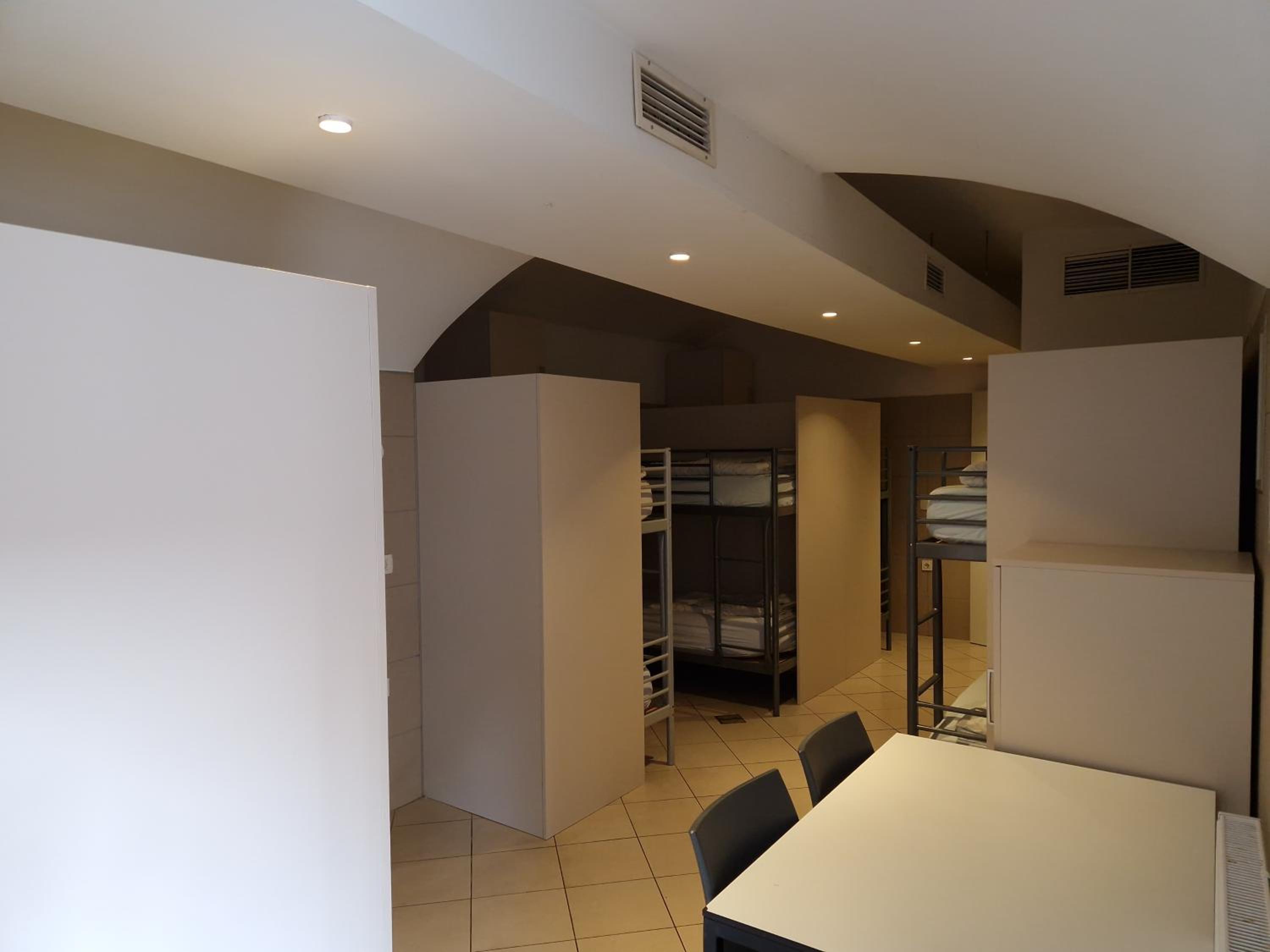 Single Bed in 10-Bed Dormitory Room photo 1